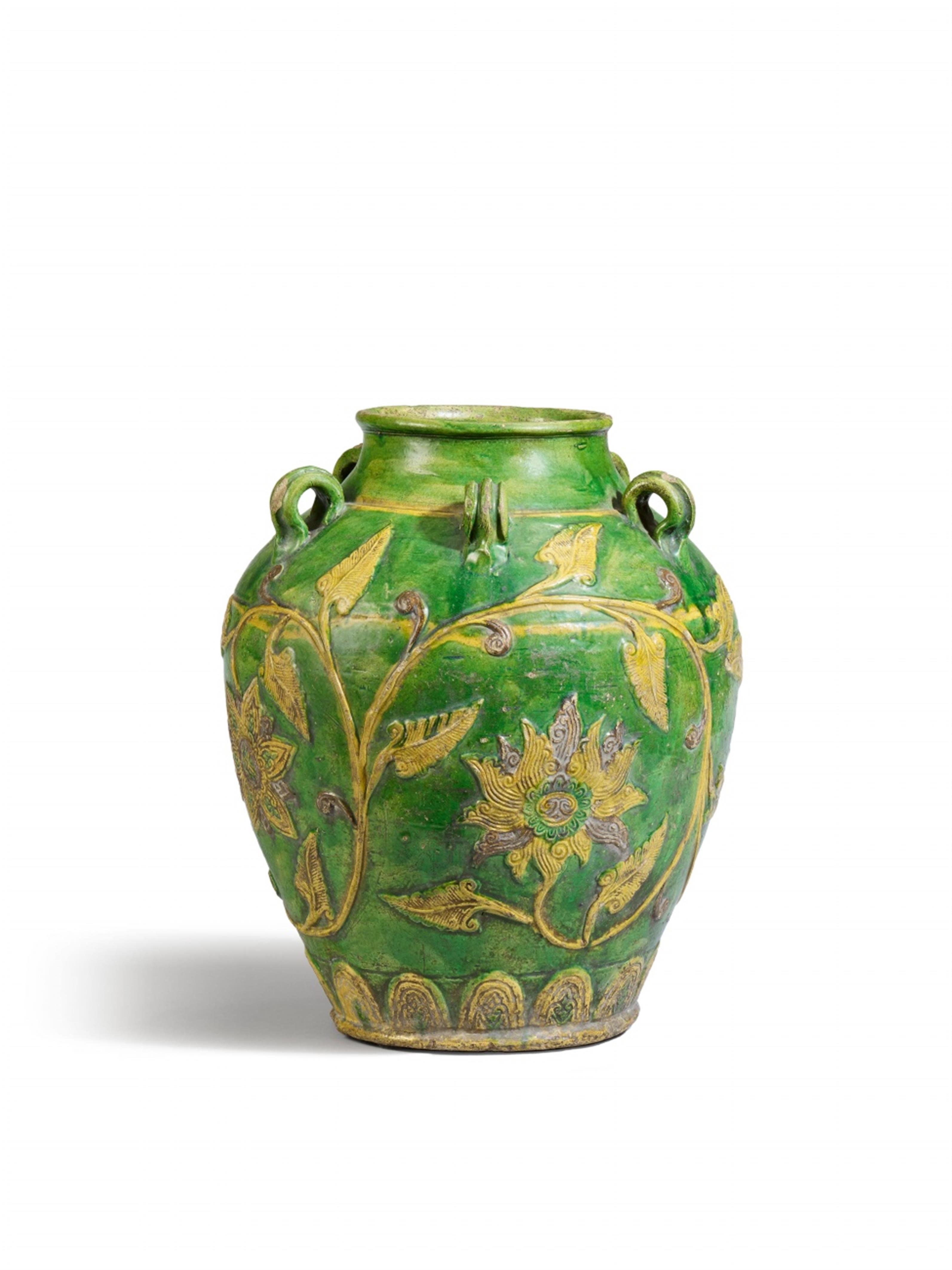 A green, yellow and brown-glazed "Tradescant" storage jar. Ming dynasty (1368-1644), around 1600 - image-1