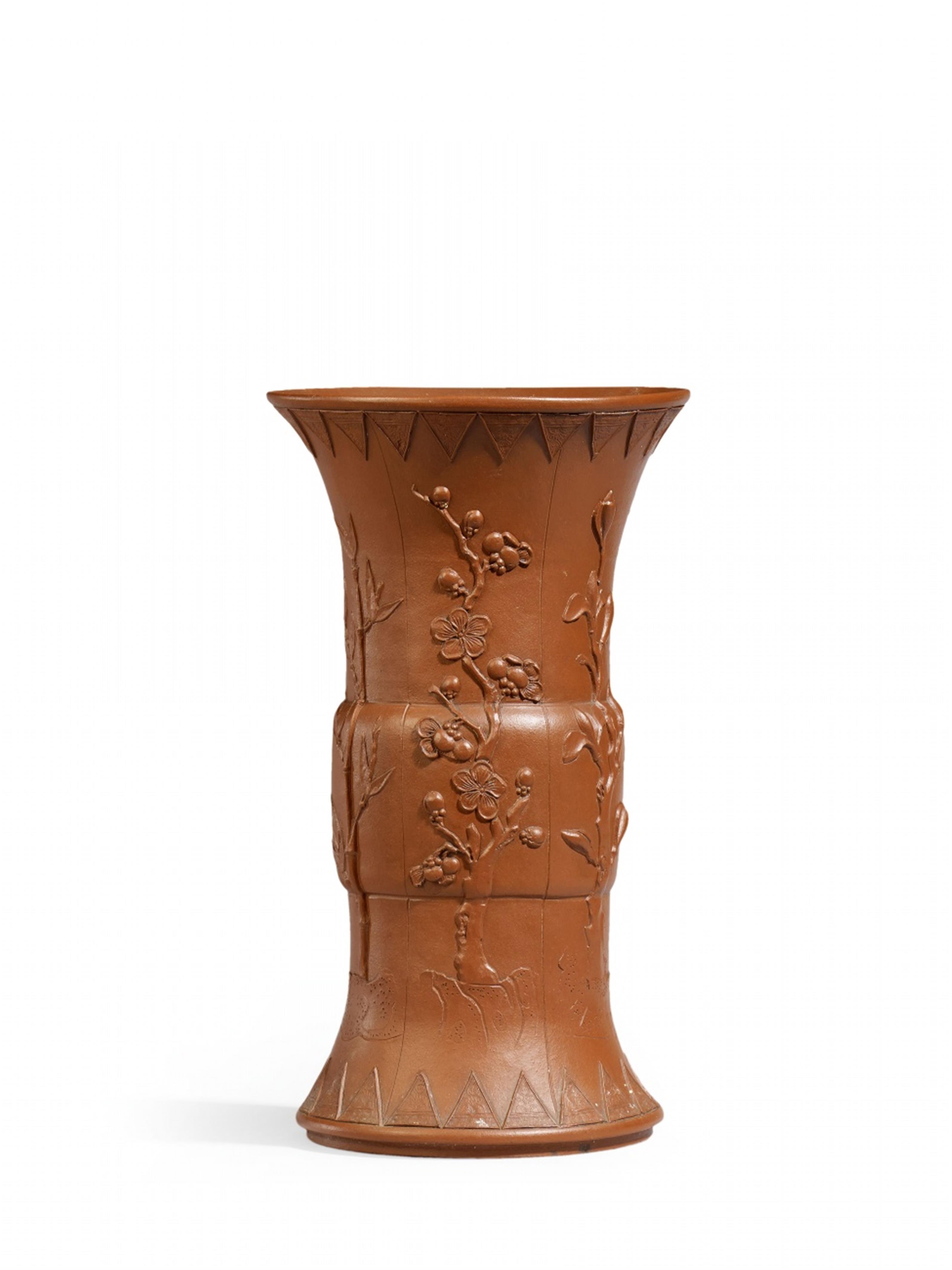 A gu-shaped Yixing vase. Kangxi period (1662-1722) - image-1
