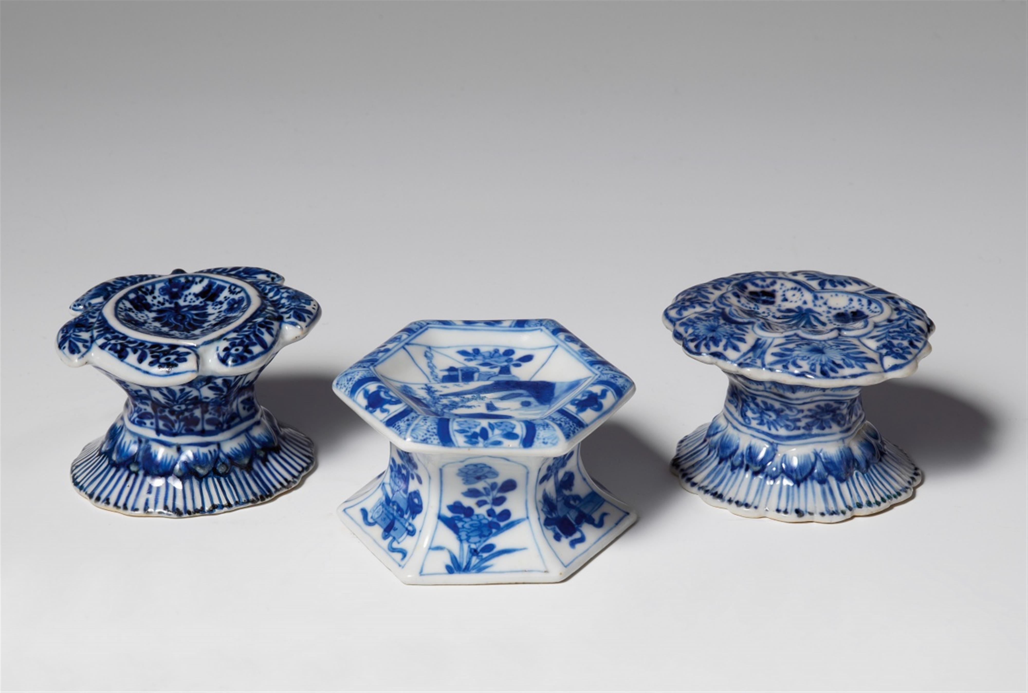 Drei blau-weiße Salièren. Kangxi-Periode (1662-1722) - image-1