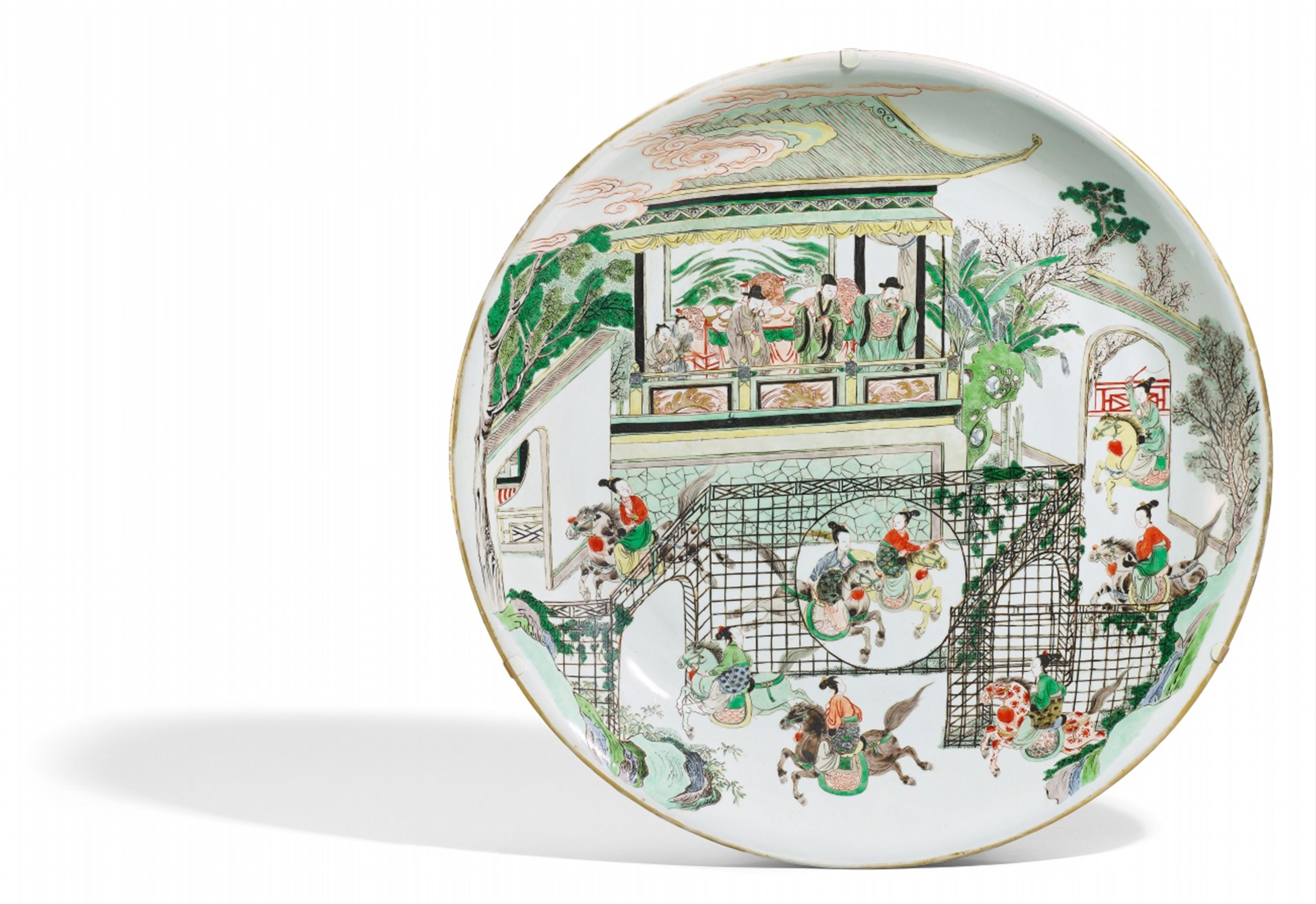 A large famille verte dish with a scene from the story of Mu Guiying. Kangxi period (1662-1722) - image-1