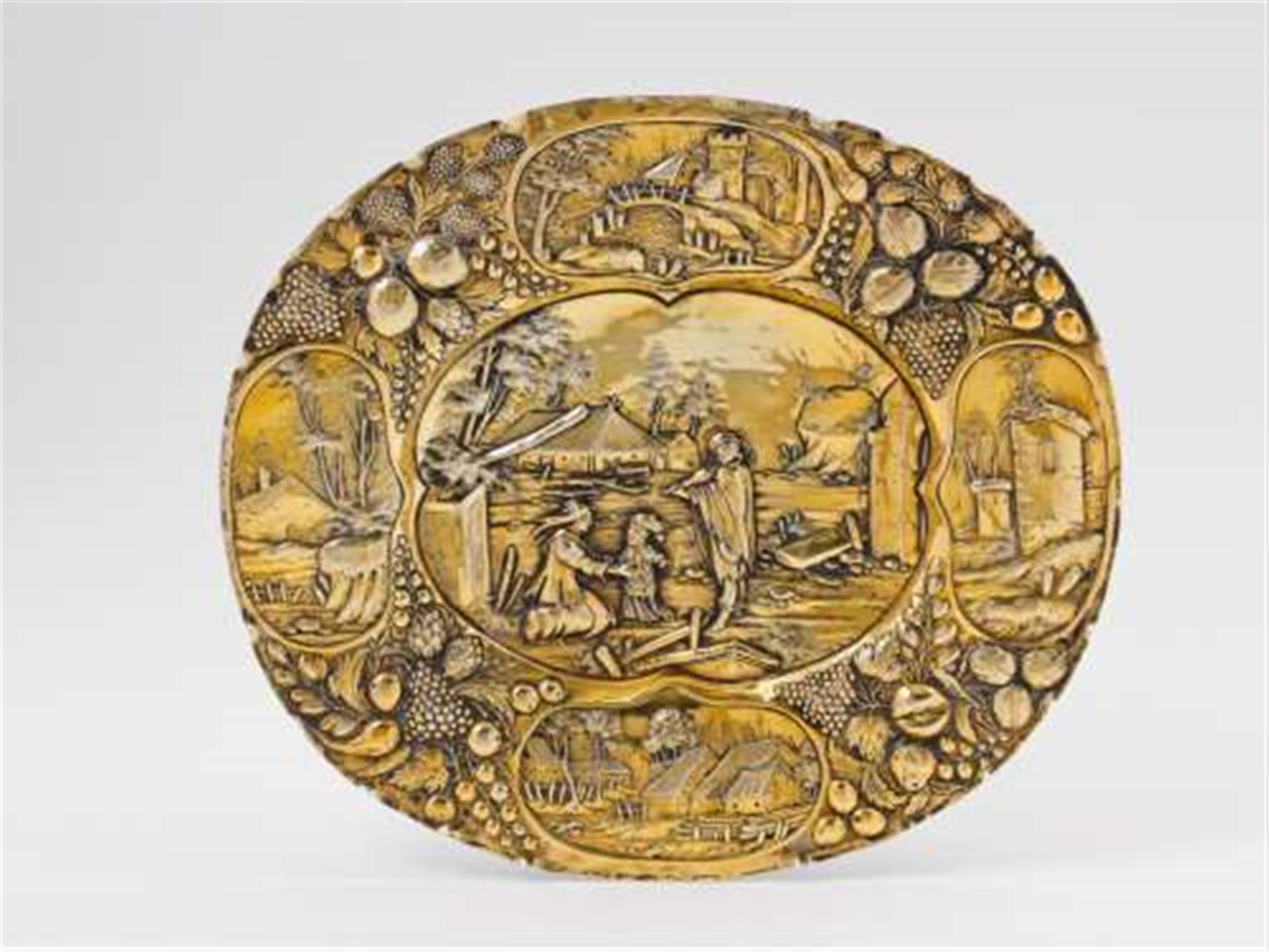 An Augsburg silver gilt sideboard dish - image-2