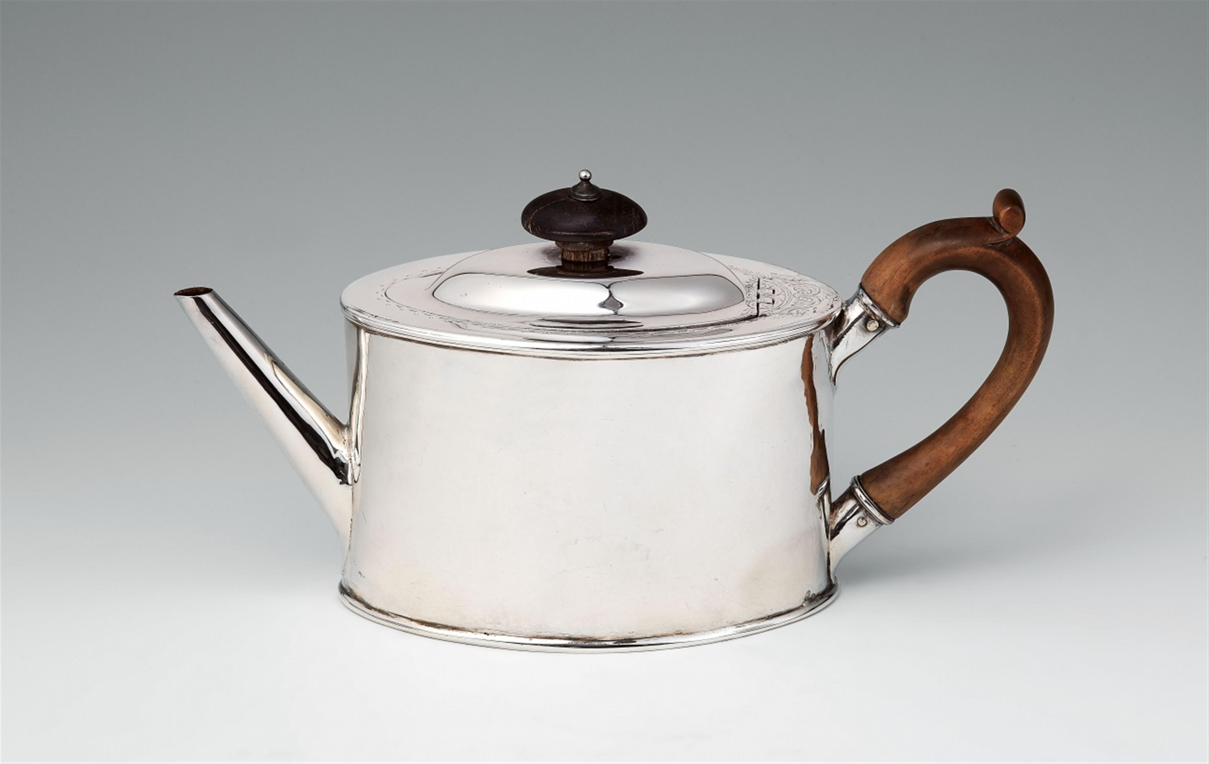 A London George III silver teapot - image-1