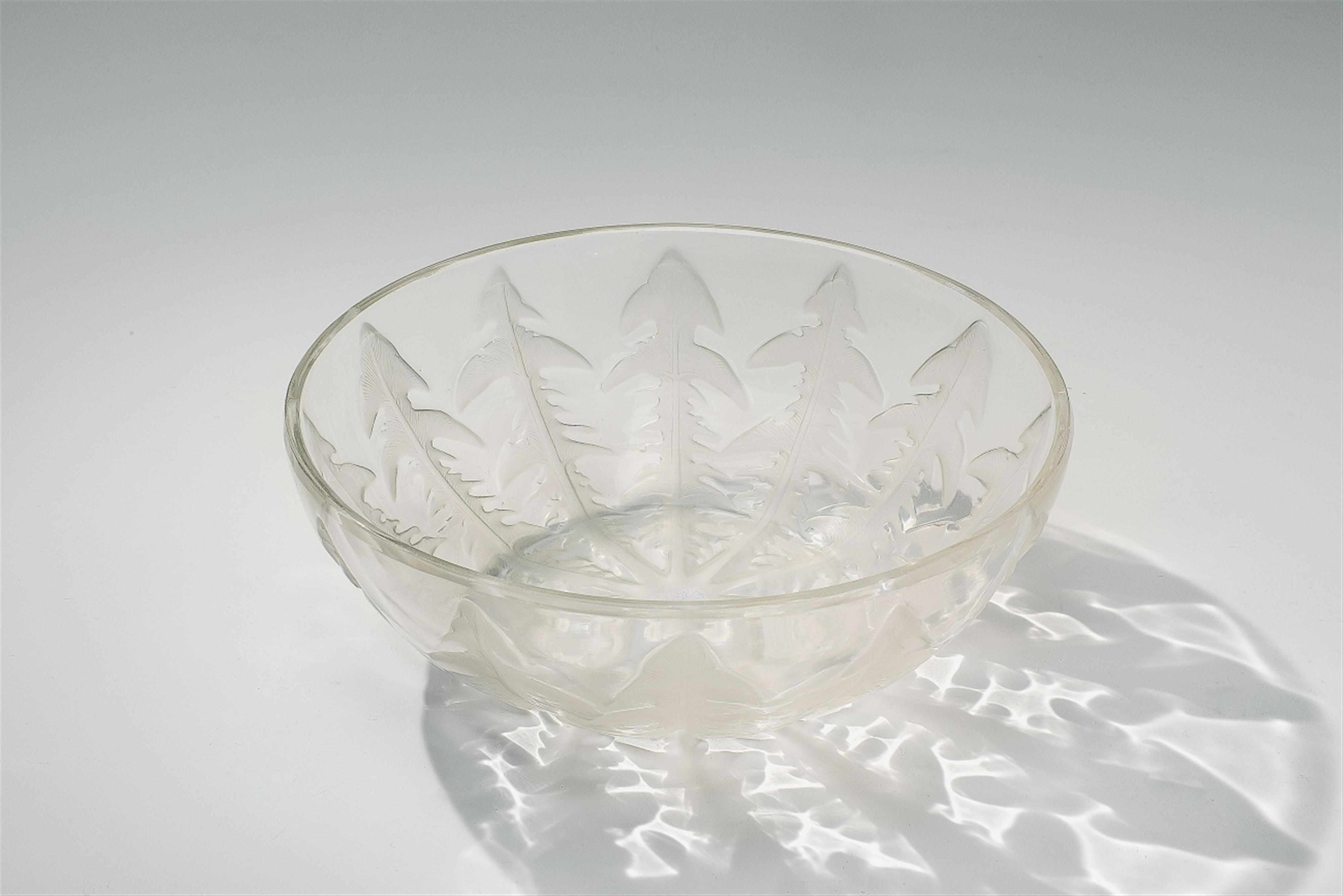 A Lalique pressed glass "coupe Pissenlit No. 1" - image-1