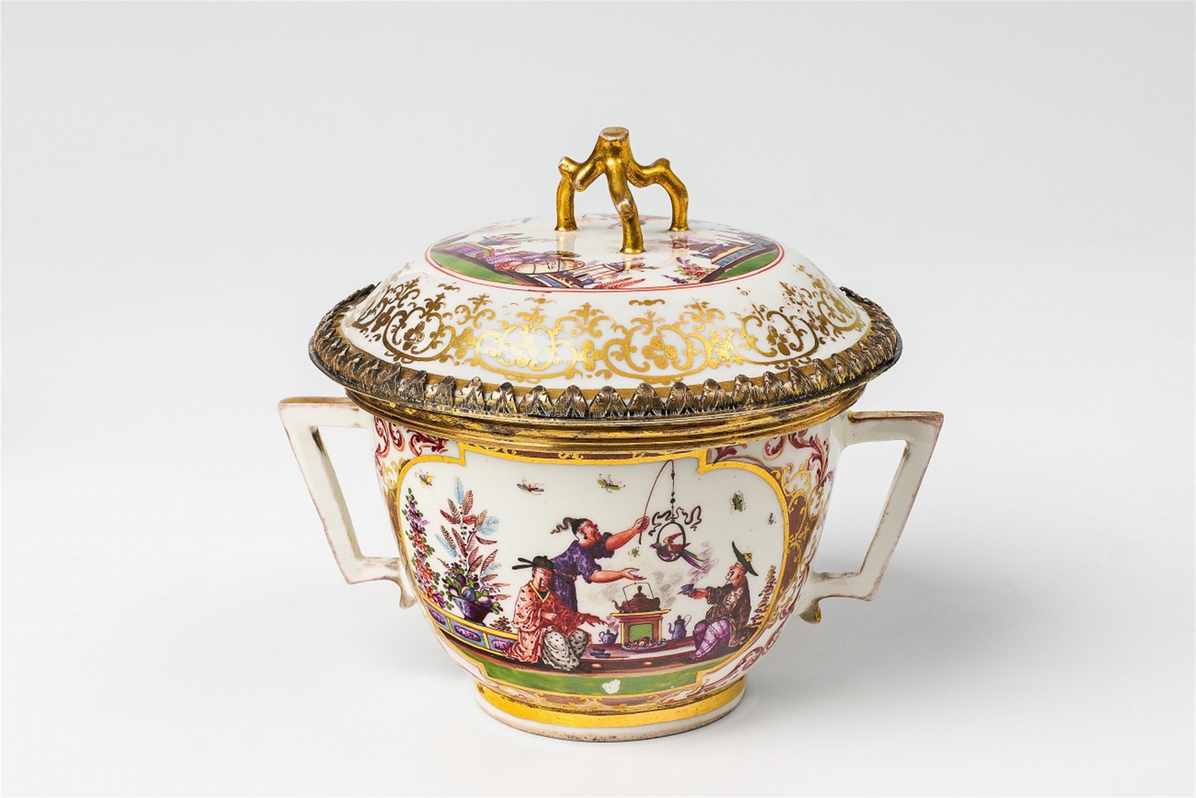 An early Meissen porcelain ecuelle and saucer - image-2