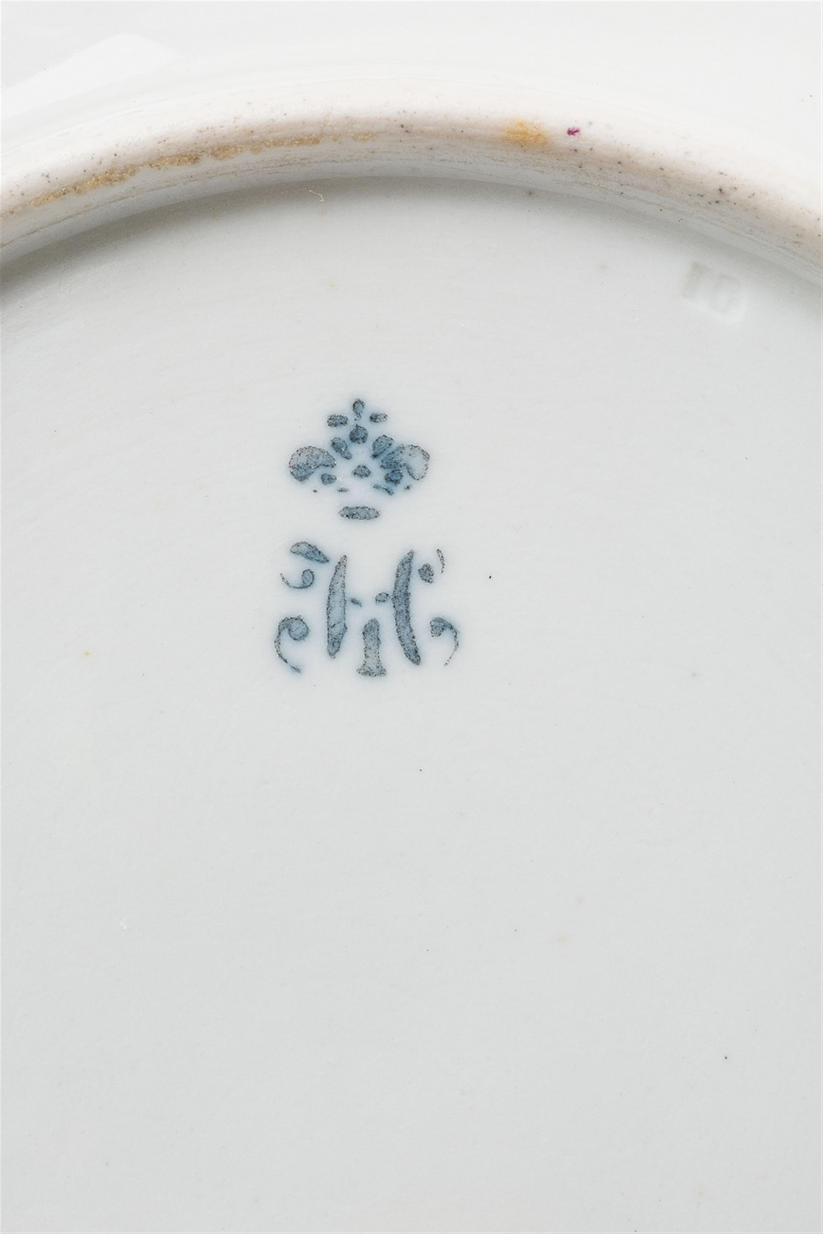 A large St. Petersburg porcelain service - image-4