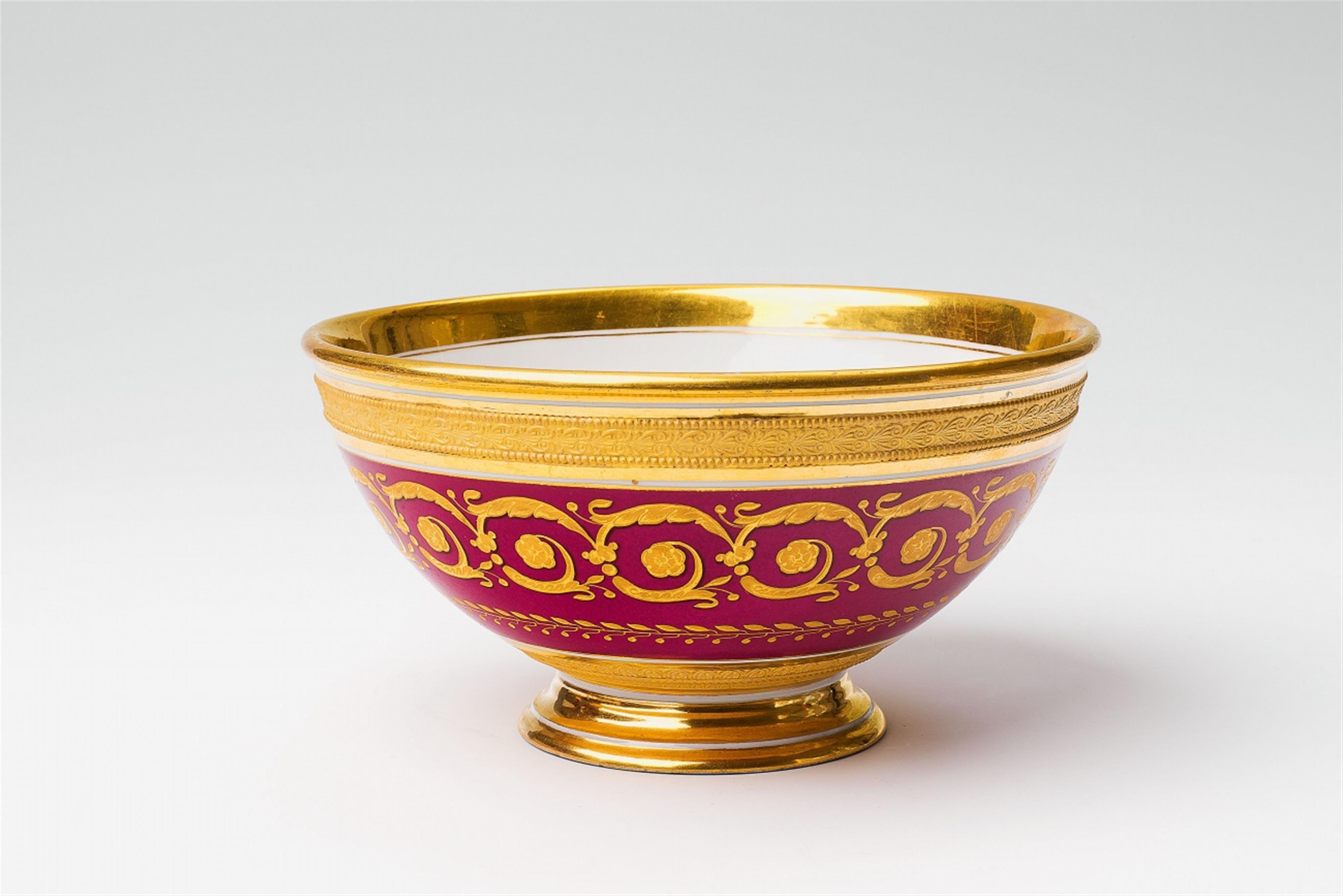 A rare Russian porcelain slop bowl - image-1