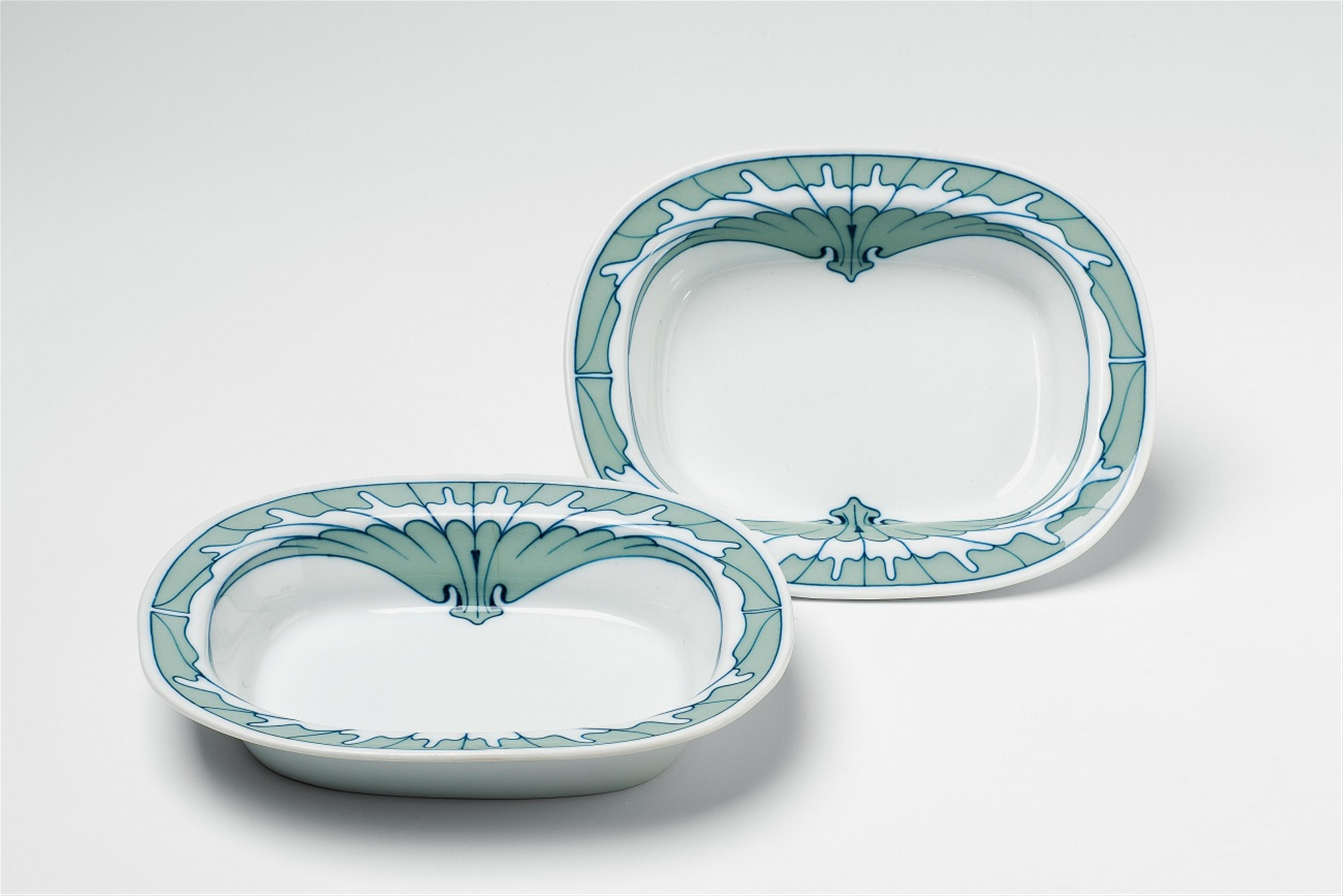 Two Meissen porcelain "Flügelmuster" bowls - image-1