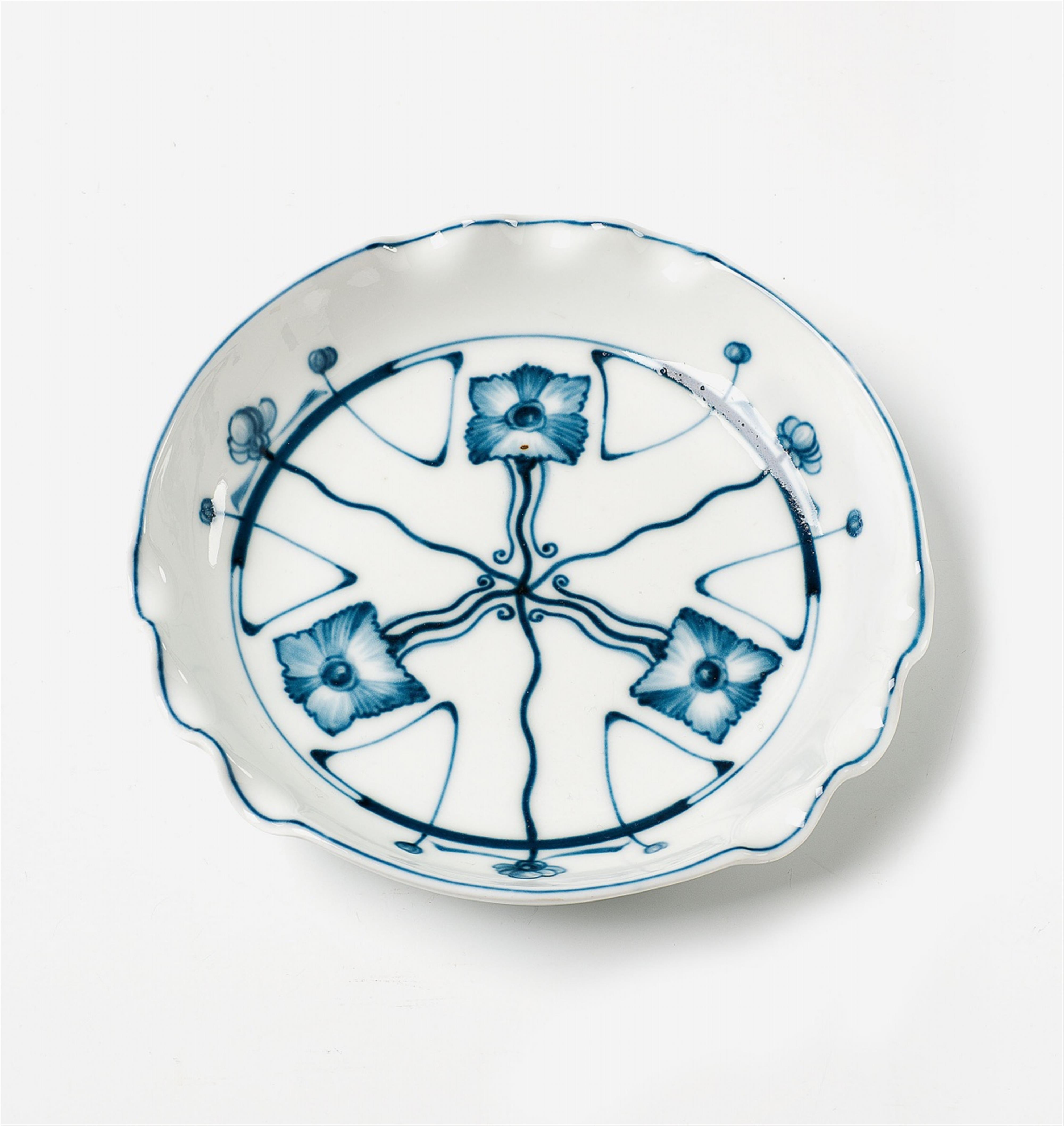 A Meissen porcelain ashtray with Jugendstil decor - image-1