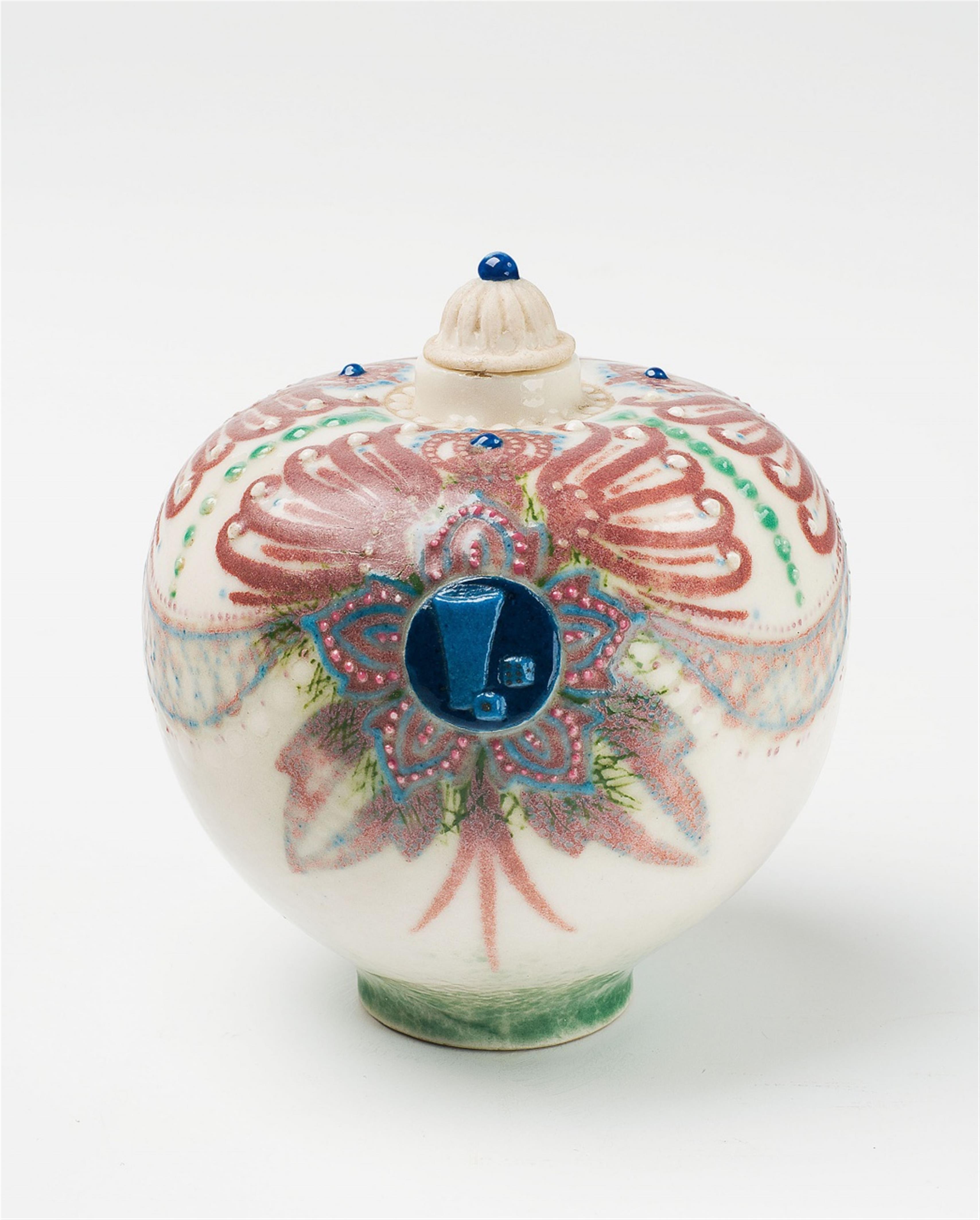 A Sèvres porcelain "flacon aux dés" by Taxile Doat - image-2