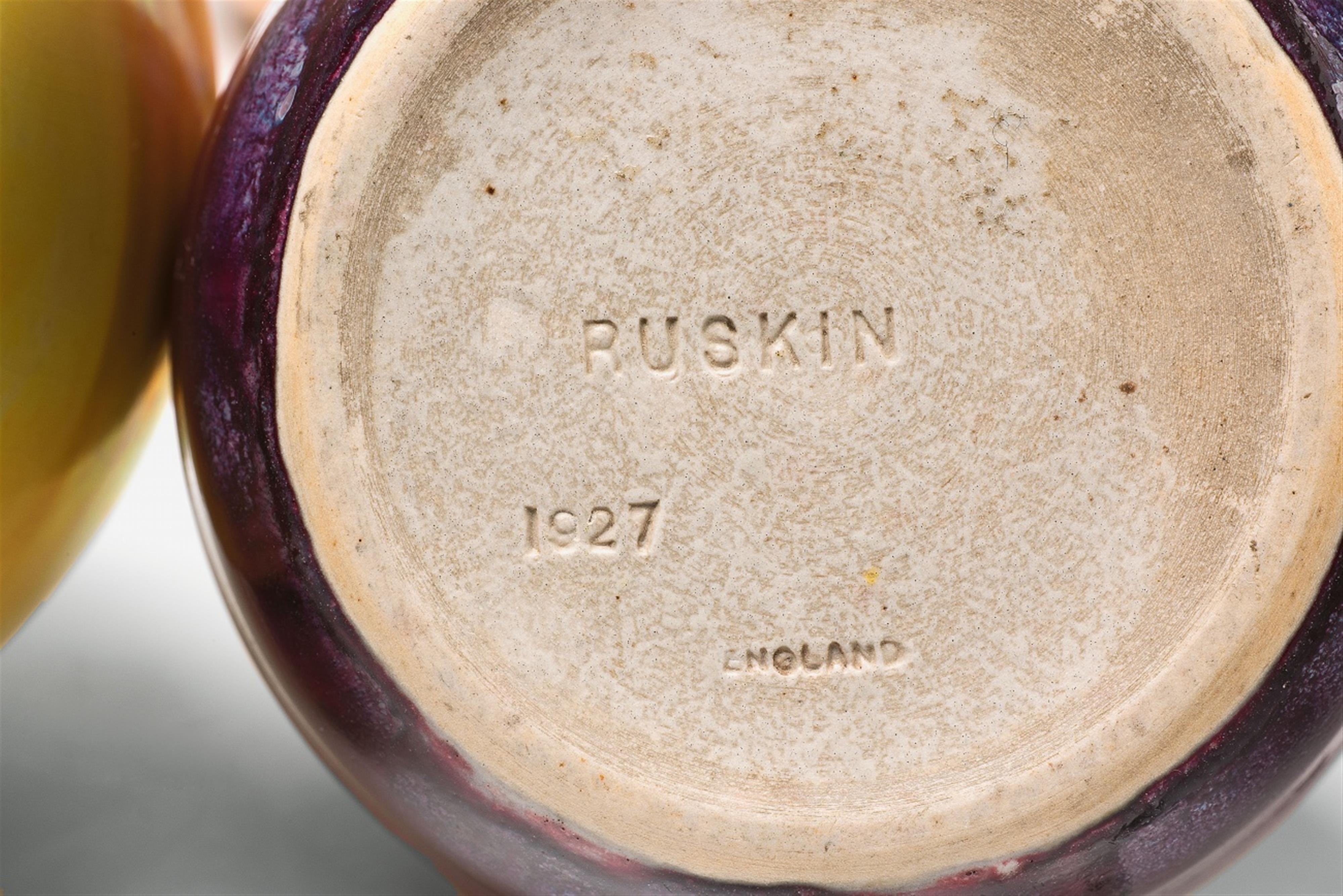 Fünf Gefäße der Ruskin Pottery - image-3