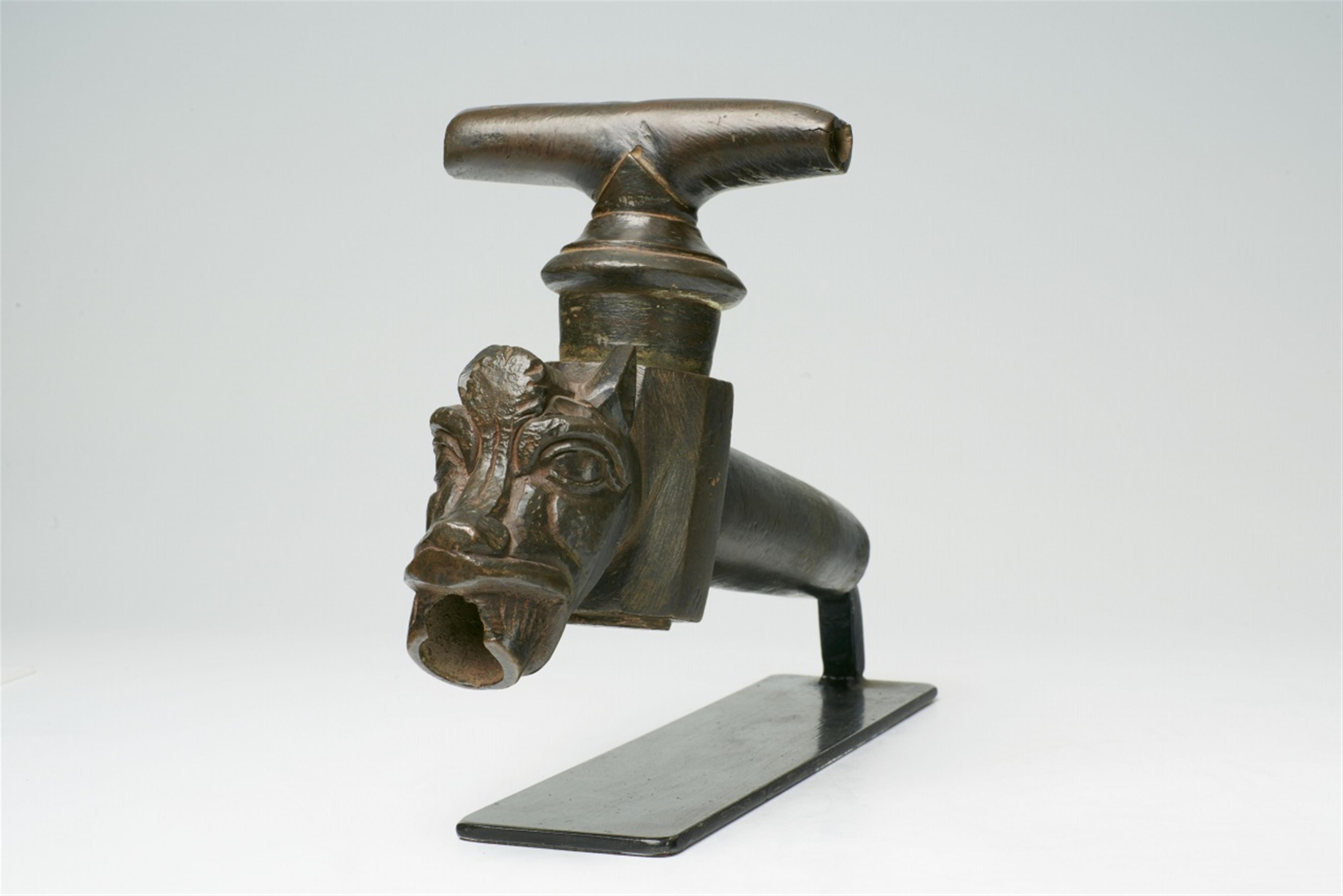 A rare Gothic bronze faucet - image-1