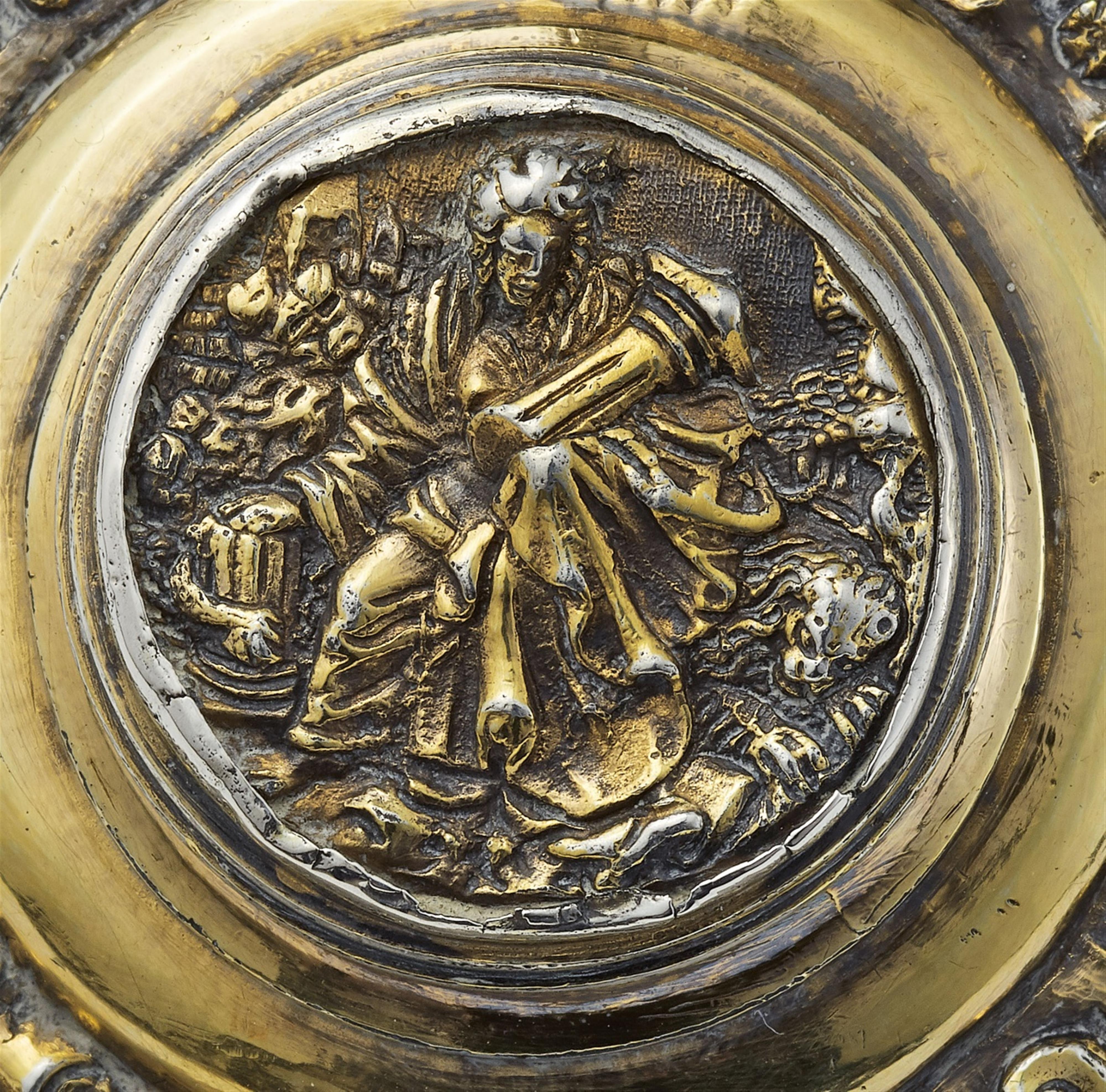 An important Nuremberg Renaissance silver gilt tankard - image-7