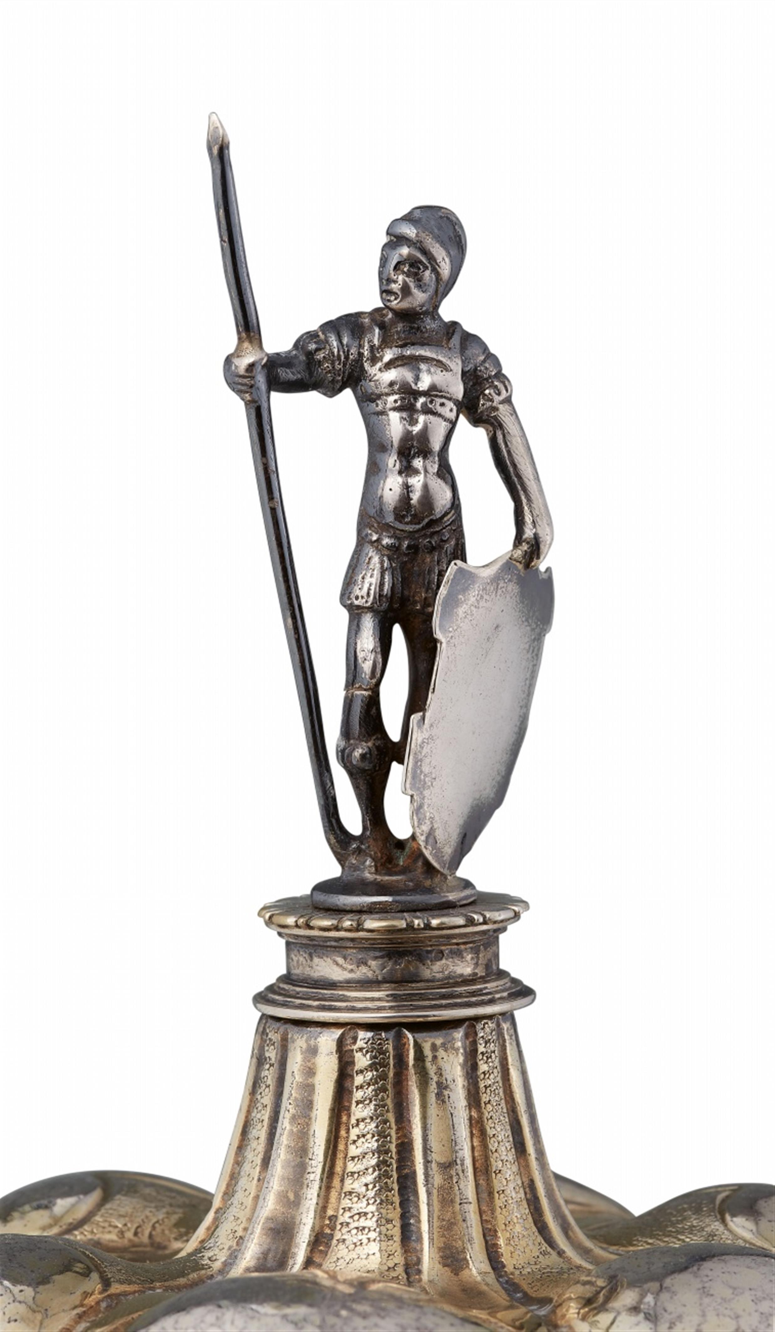 An Augsburg silver gilt columbine cup - image-2