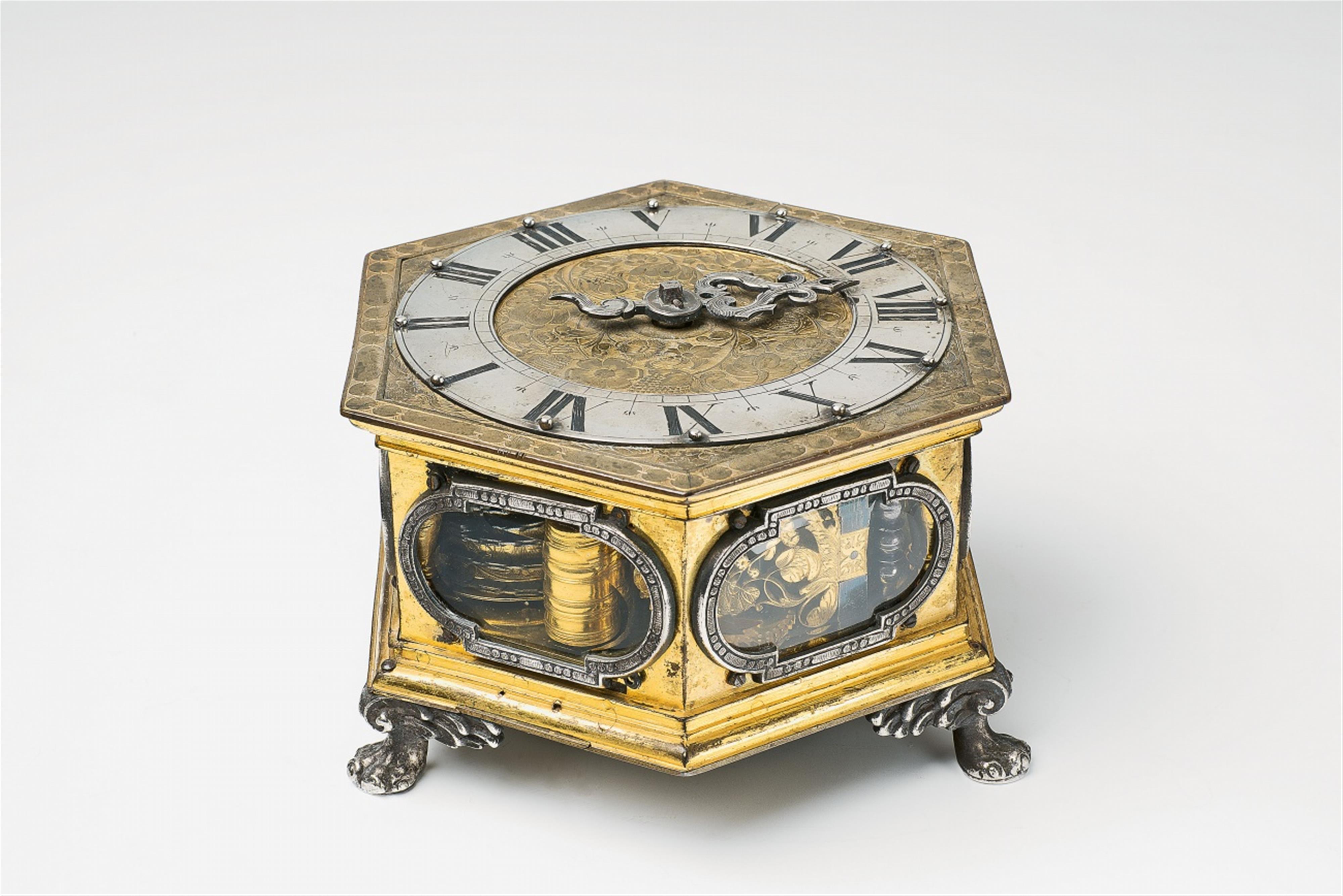 A Königsberg one-hand ormolu table clock - image-2