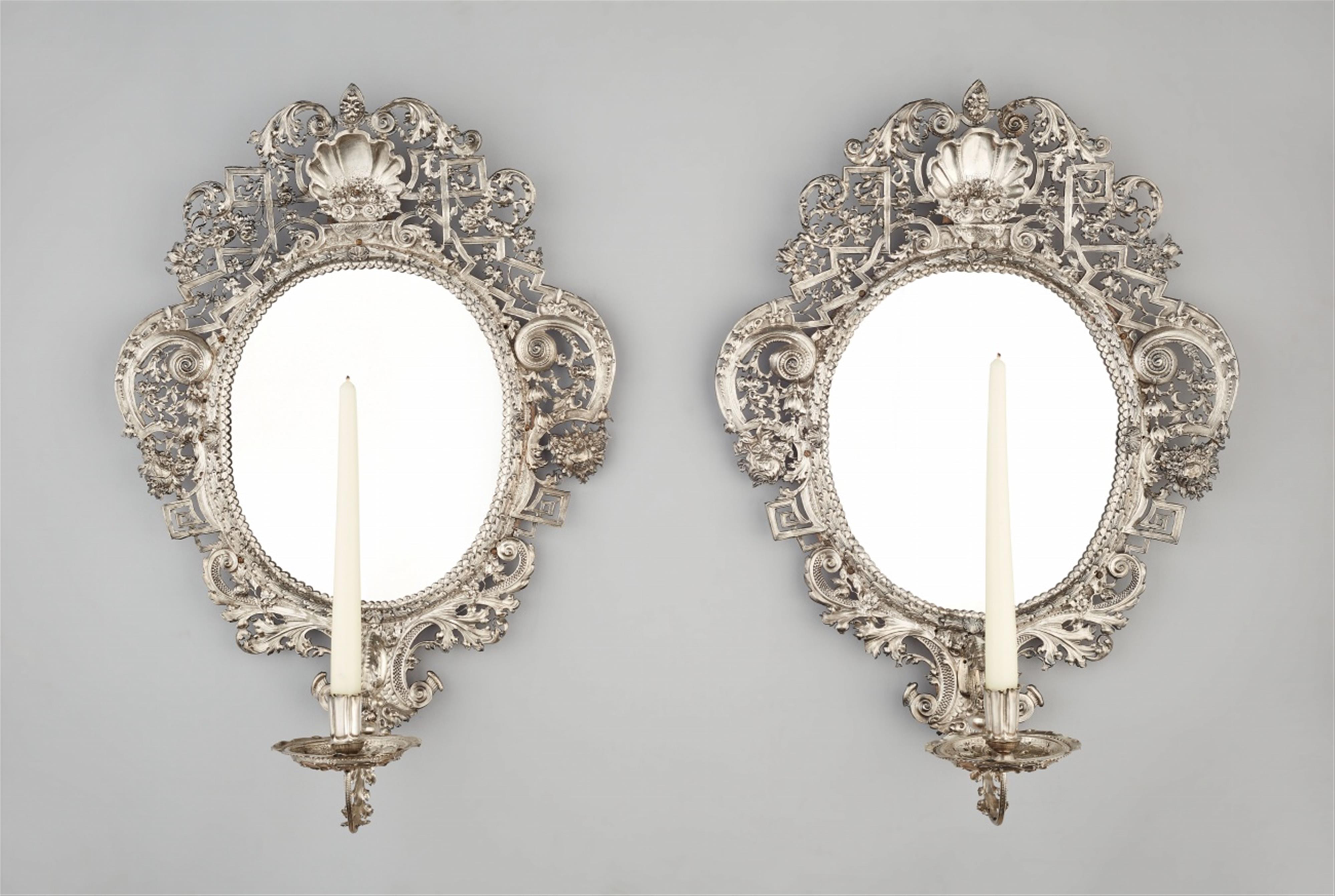 An important pair of Augsburg silver wall appliques - image-2