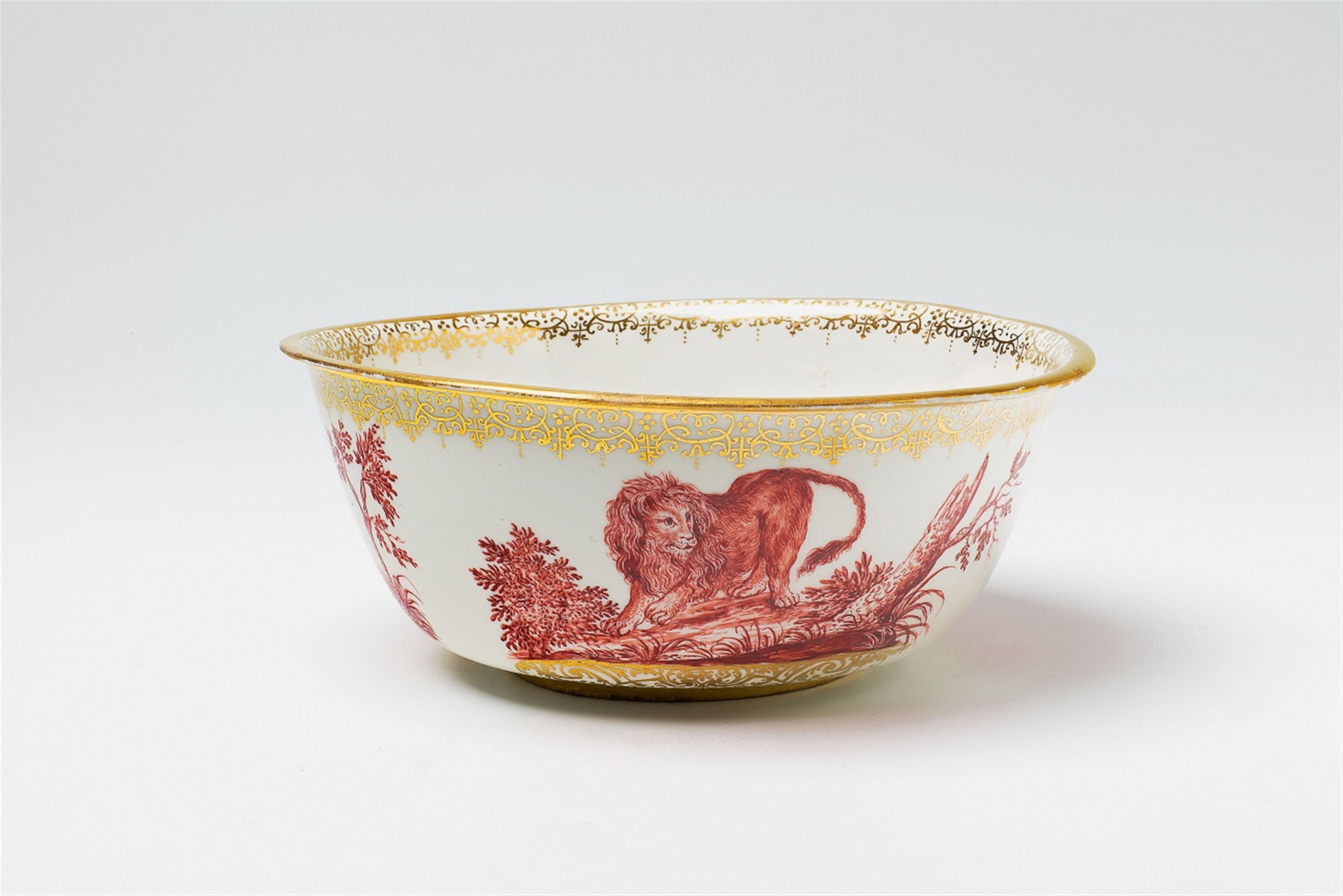 A Meissen Boettger porcelain bowl decorated with wild animals by an Augsburg "hausmaler" - image-4