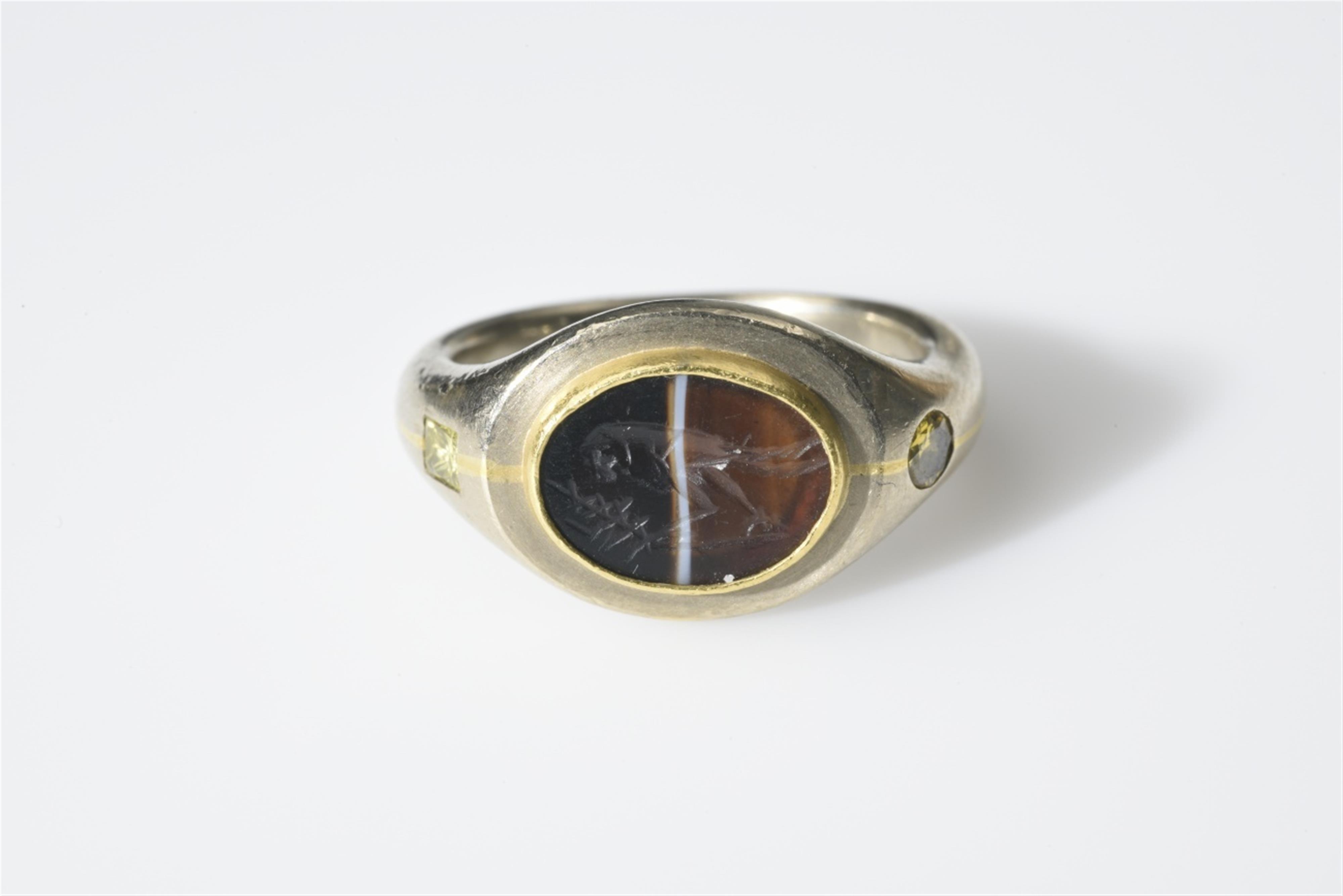 An 18k gold ring by Falco Marx with a Roman intaglio - image-1