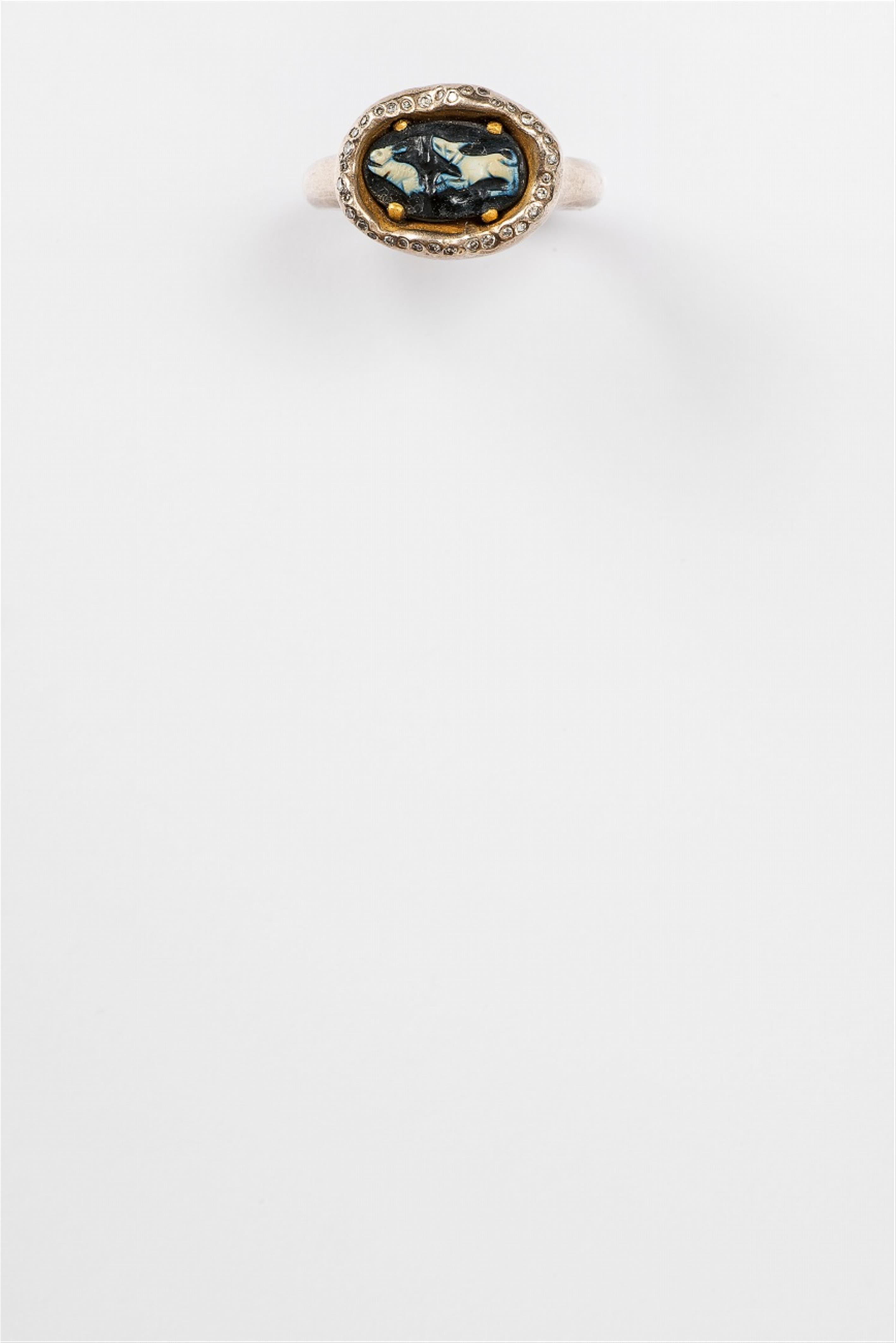 Ring mit römischer Kamee und Diamanten - image-2