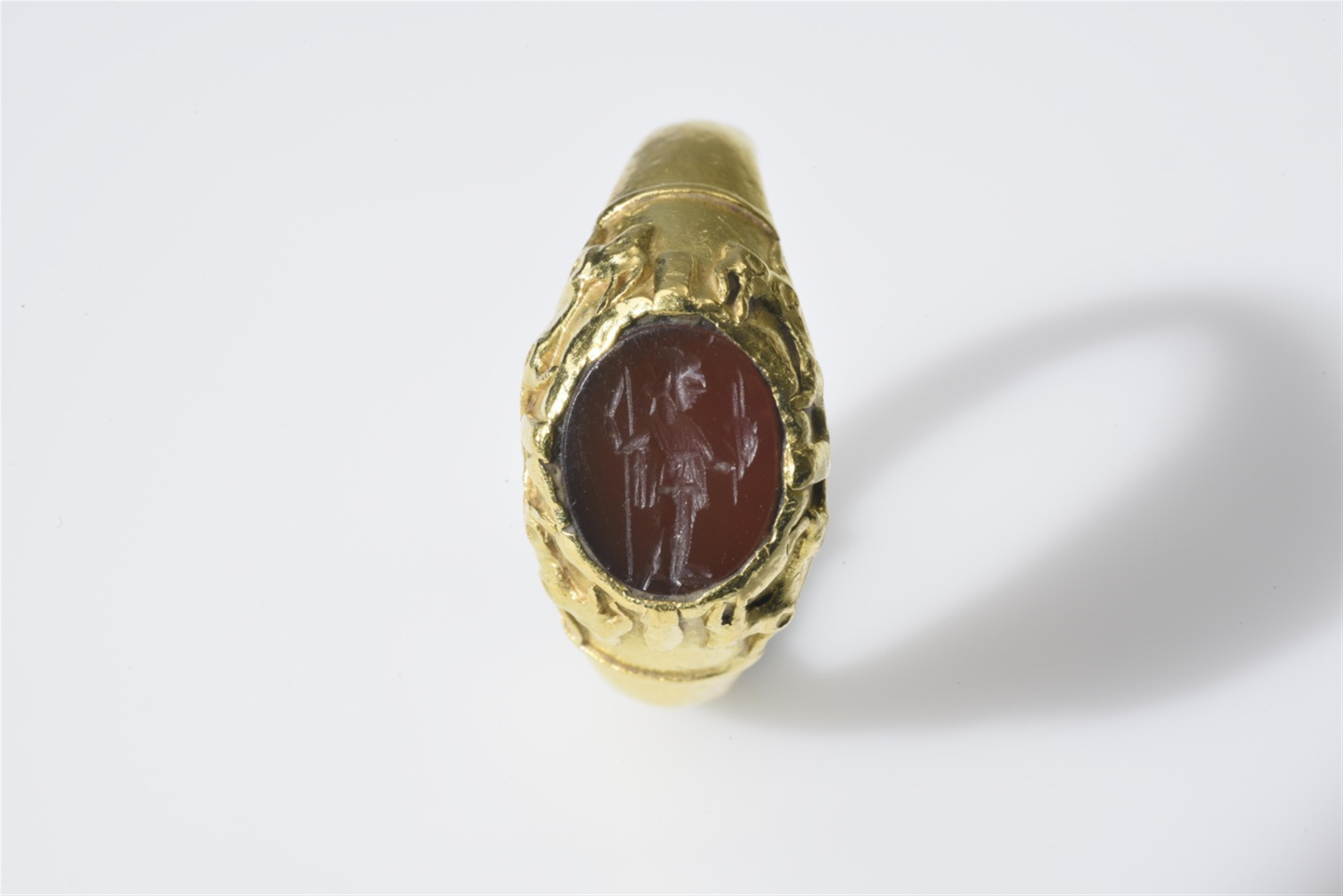 Ring mit römischer Karneolgemme (Annona) - image-1