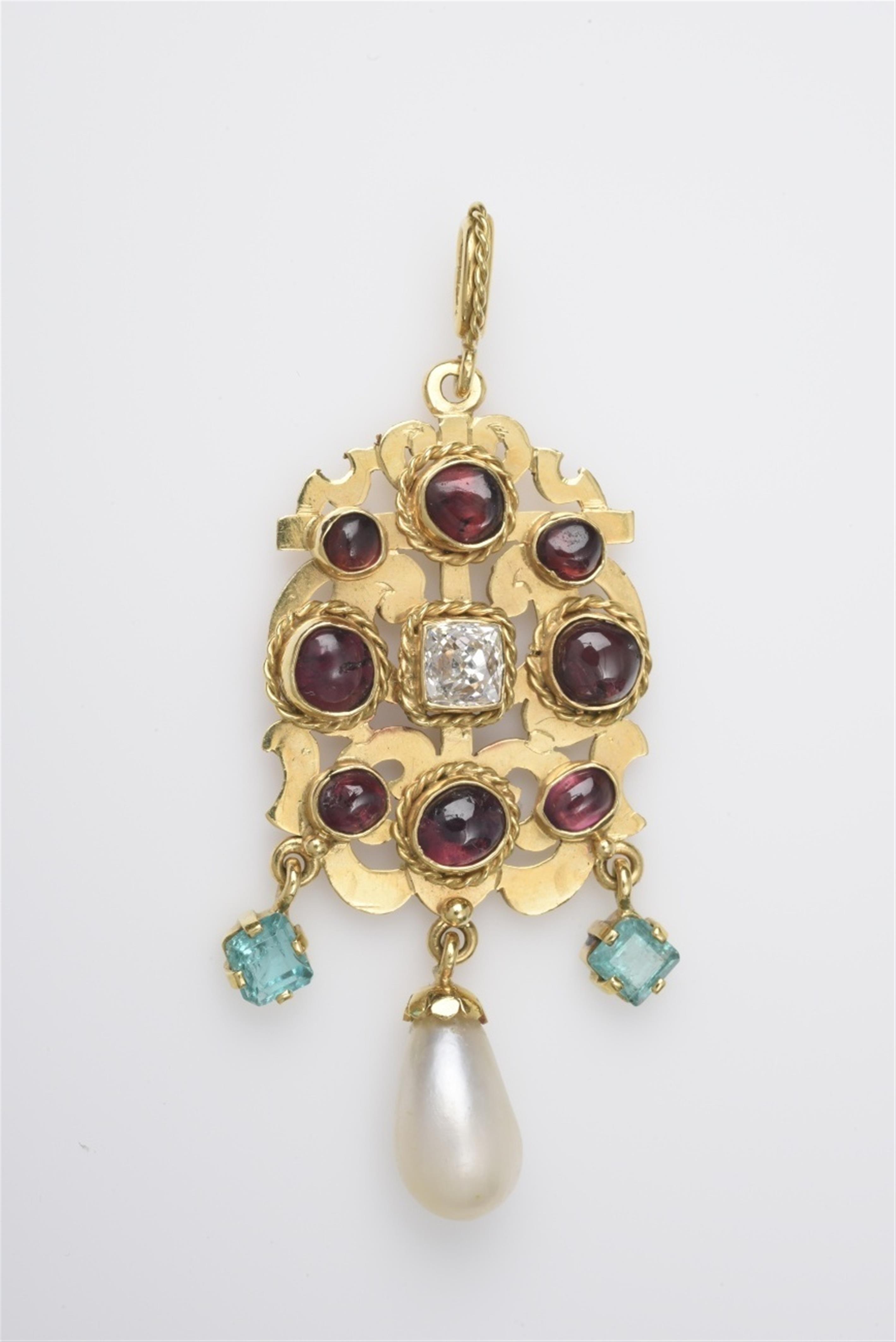 An 18k gold pendant in the Renaissance taste - image-1