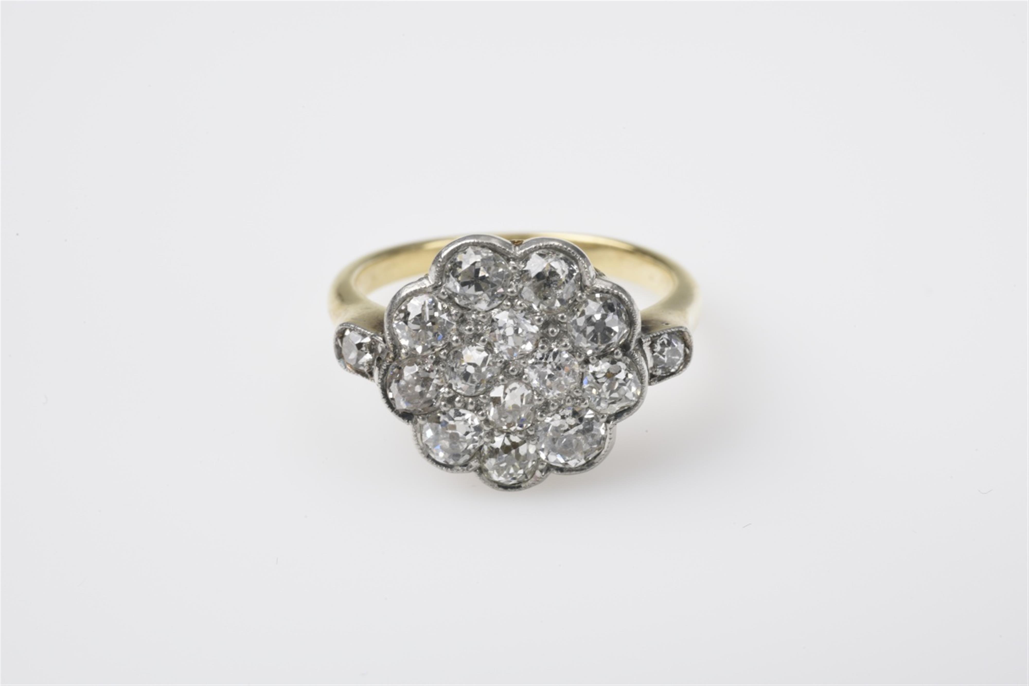 An Edwardian 18k gold, platinum, and diamond ring - image-1