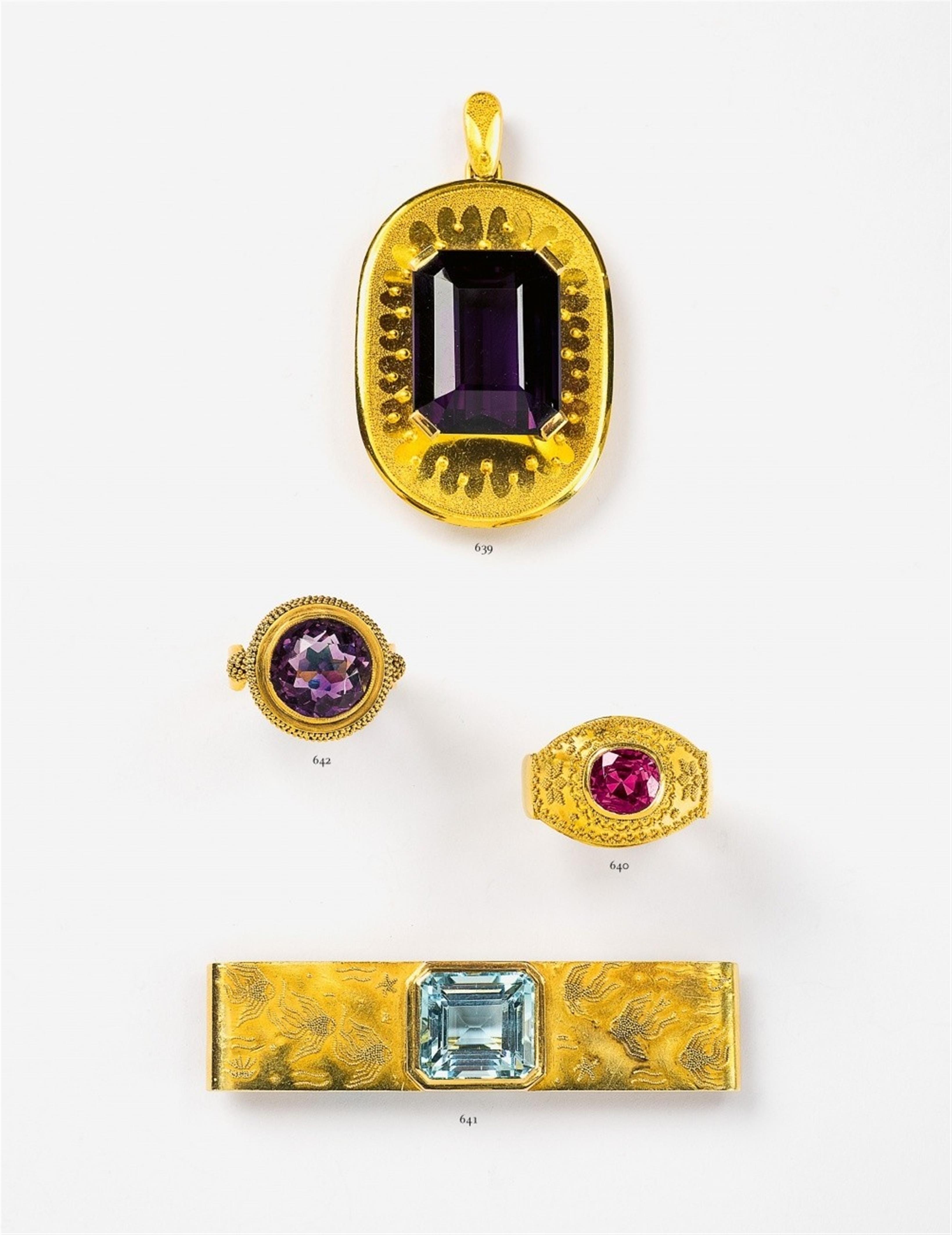 A 14k gold and amethyst ring - image-2