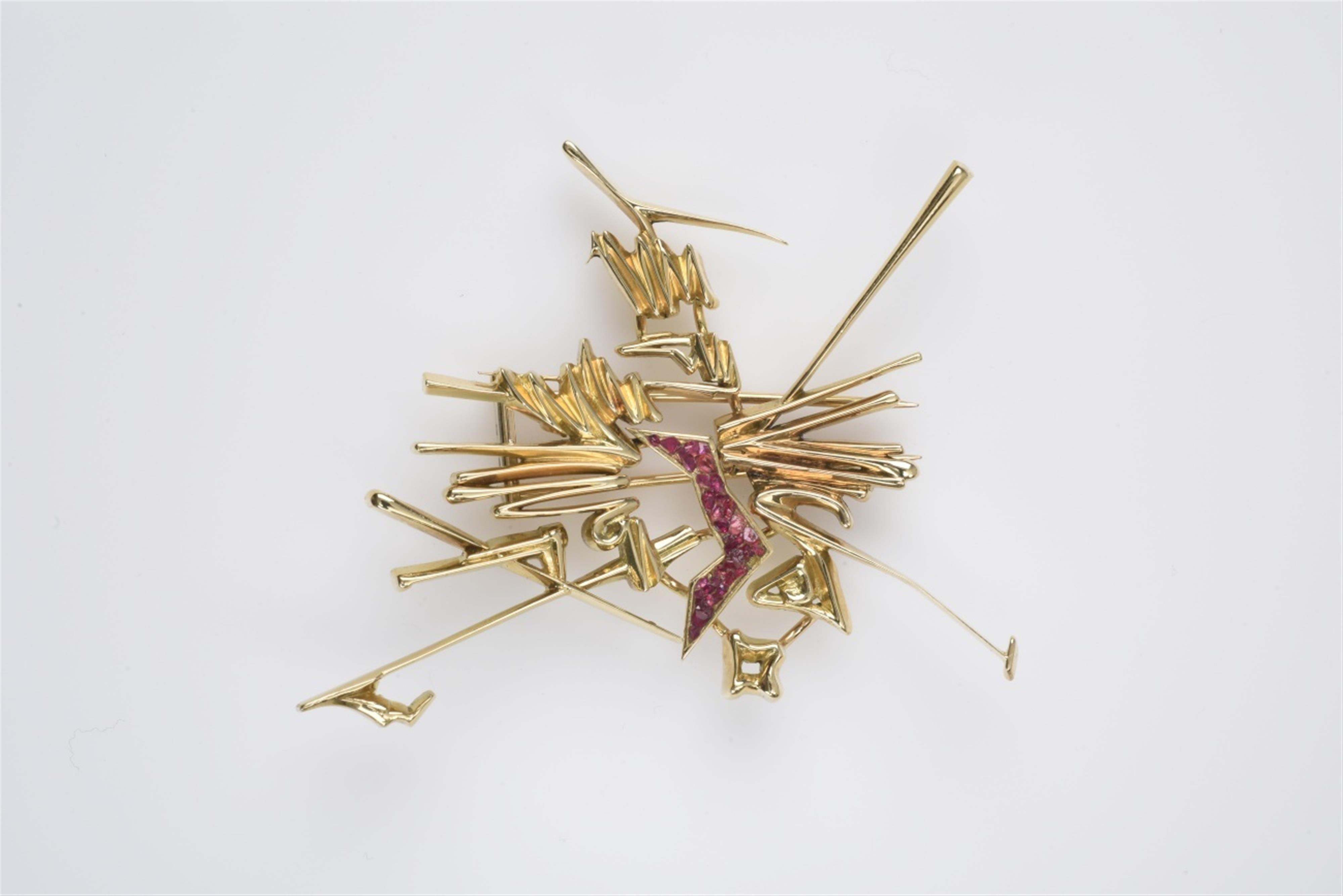 An 18k gold brooch by Georges Mathieu - image-1