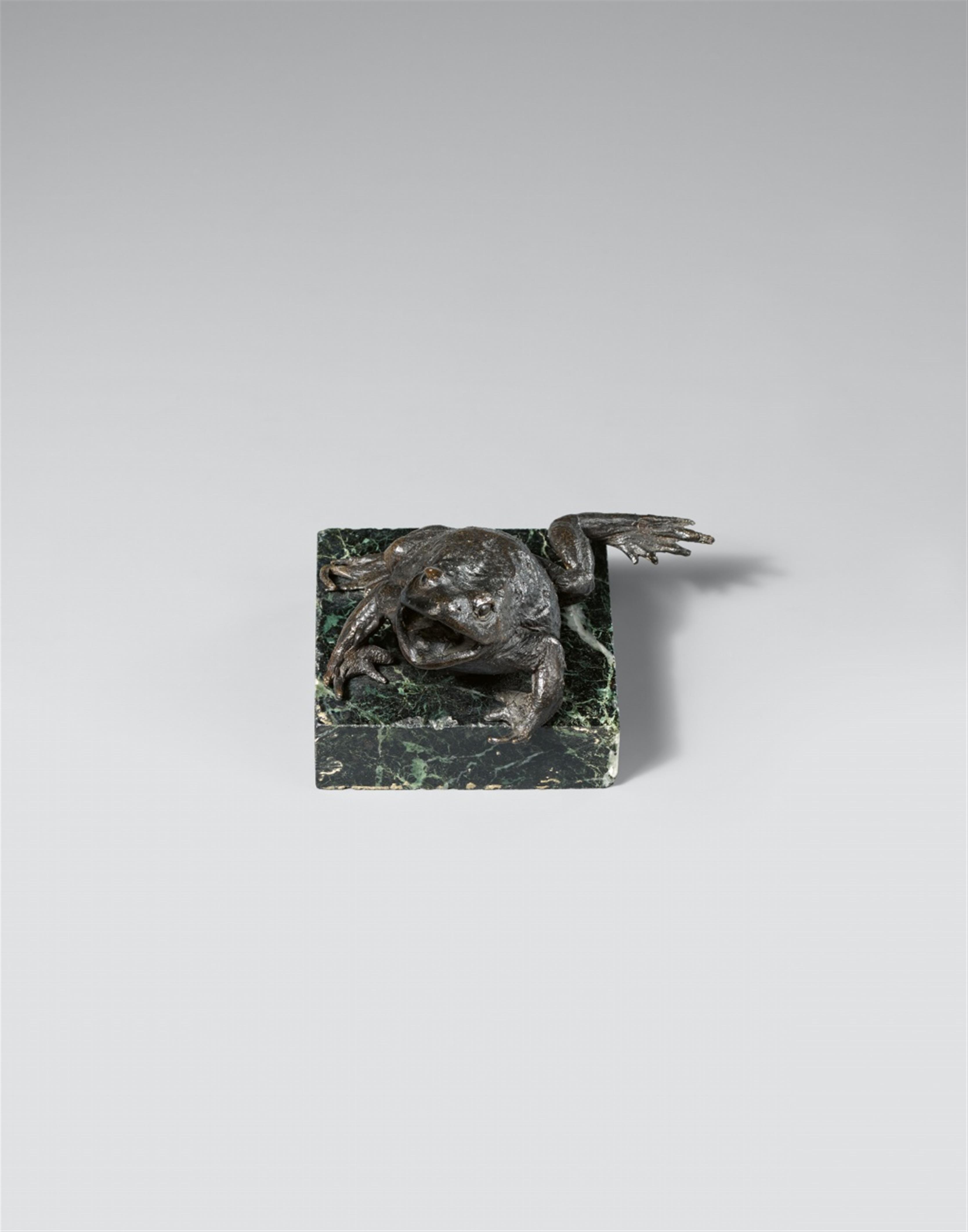 Northern Italy circa 1600 - A North Italian bronze model of a toad, circa 1600 - image-1