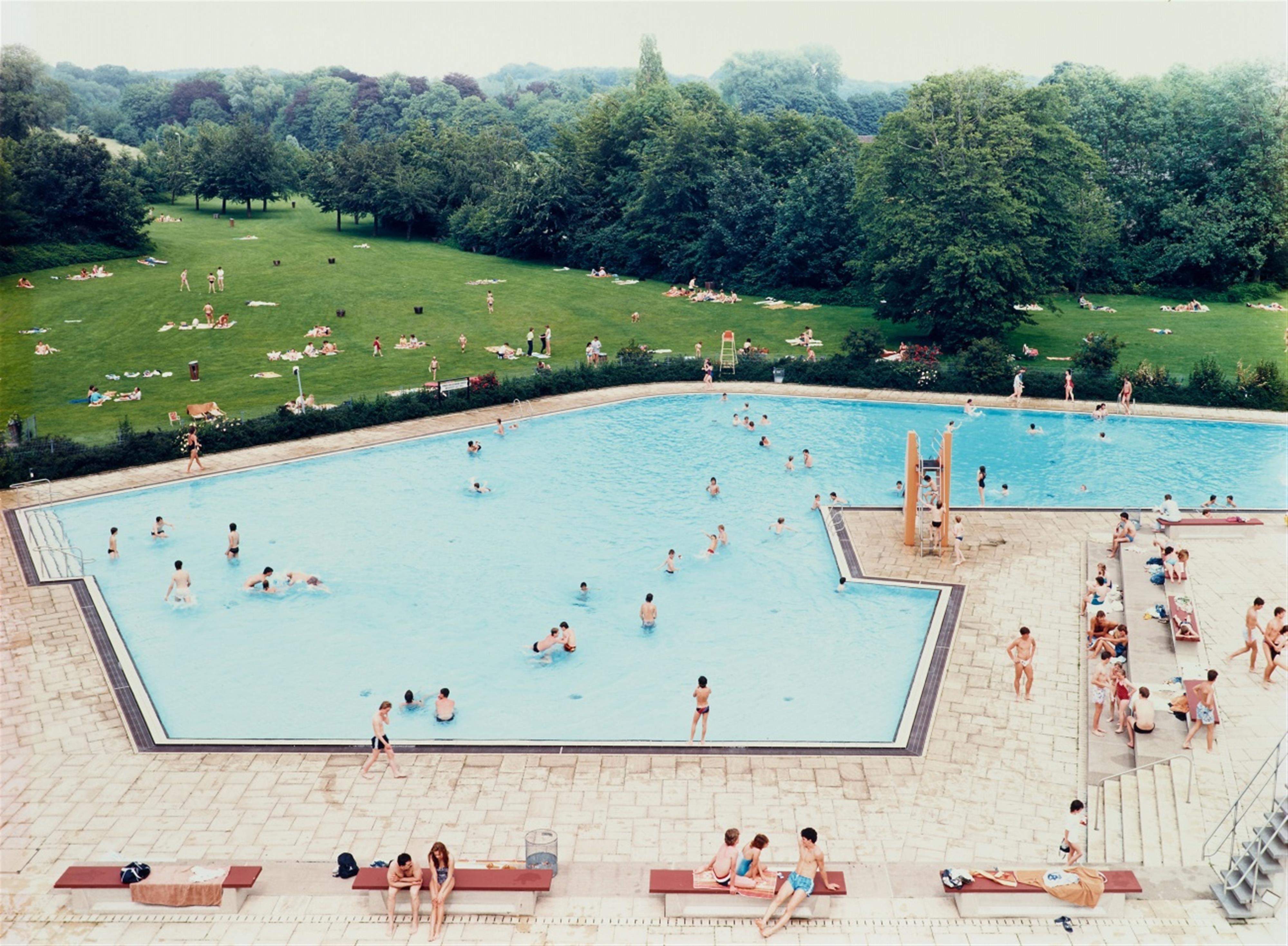 Andreas Gursky - Schwimmbad Ratingen - image-1