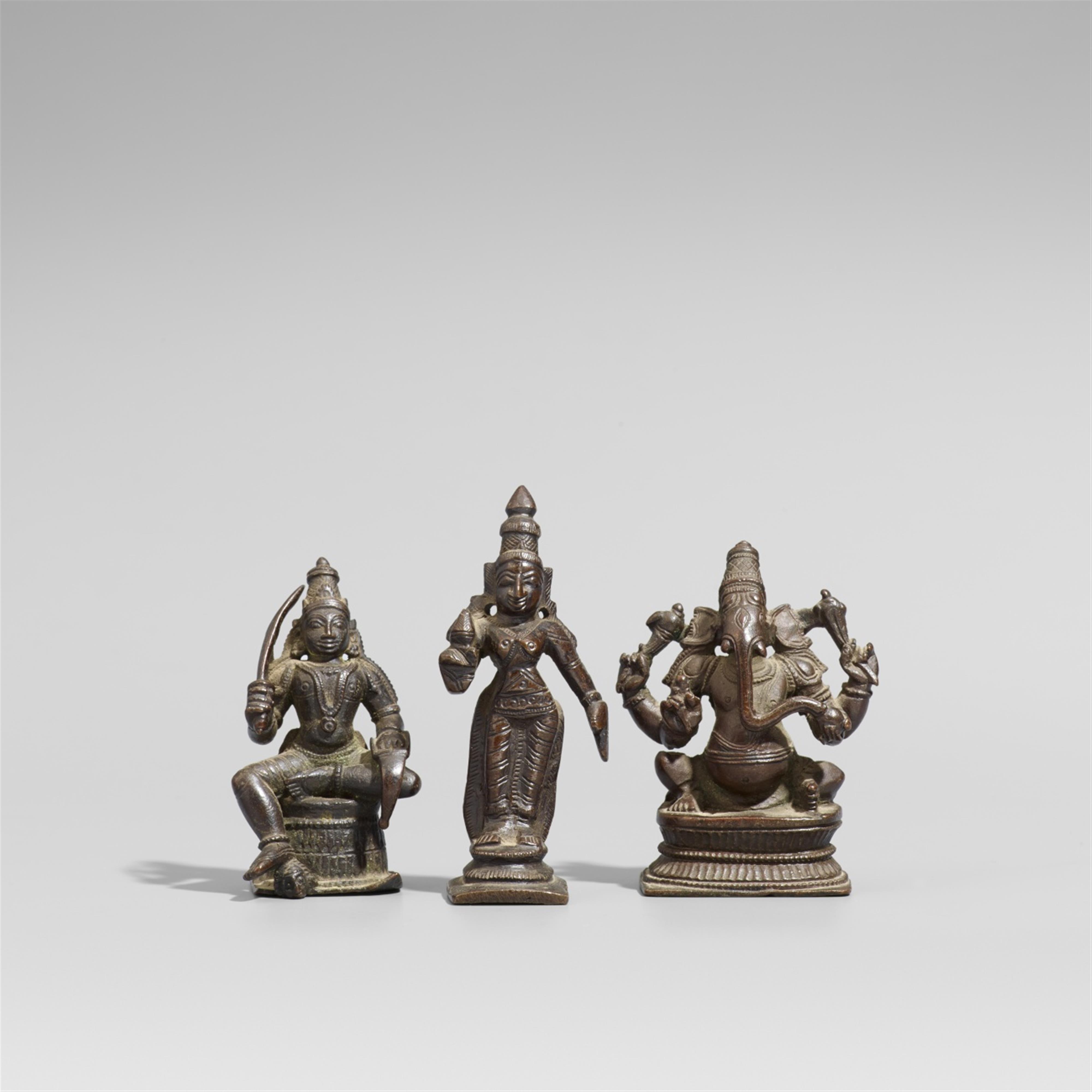 Drei Figuren. Bronze. Südindien. 19. Jh. - image-1