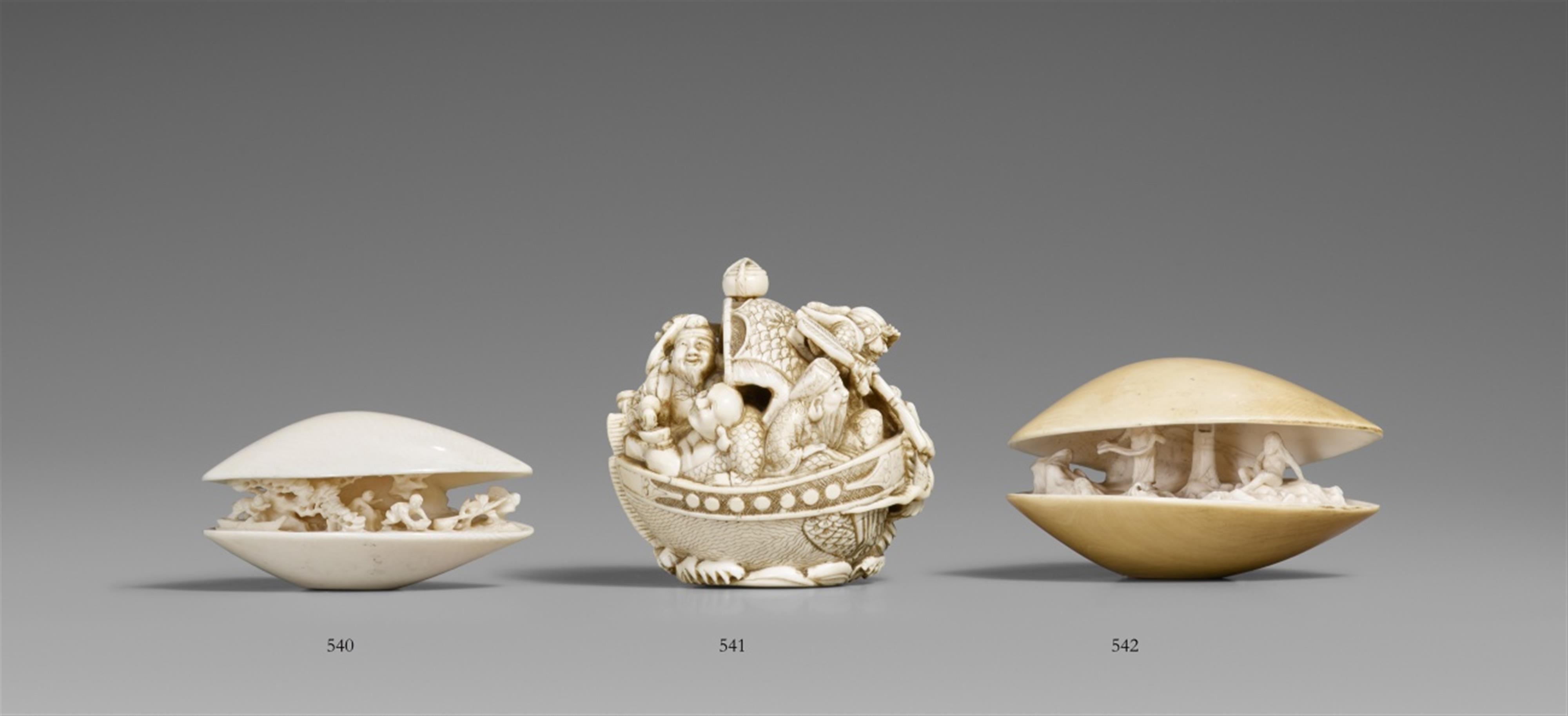 An ivory okimono of a clam. Late 19th century - image-1