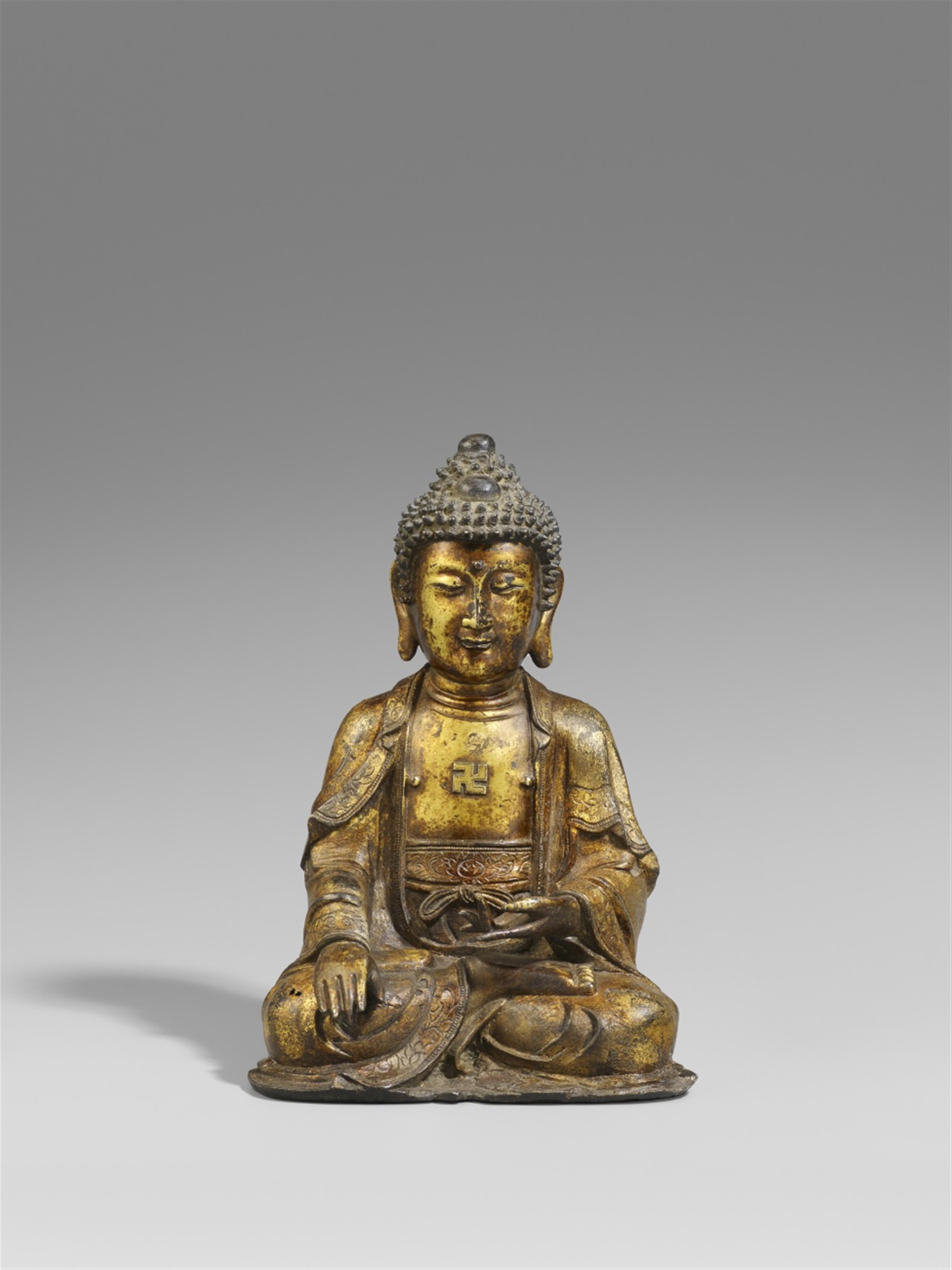 A gilt bronze figure of Buddha Shakyamuni. 17th/18th century - image-1