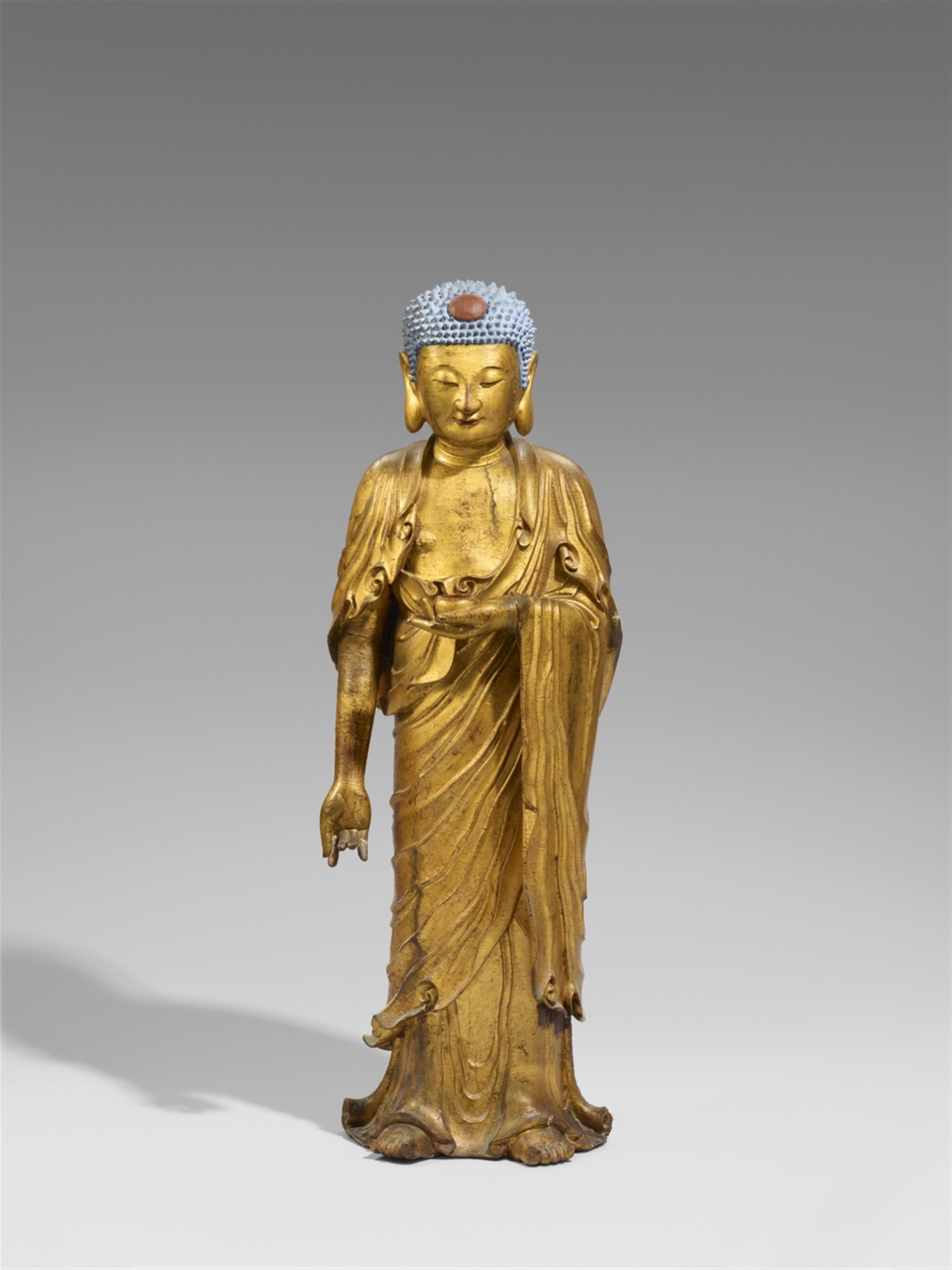 Sehr große Figur des Medizin-Buddha Bhaishajyaguru. Holz und Lack mit Vergoldung. Korea. Joseon-Zeit, 17./18. Jh. - image-1