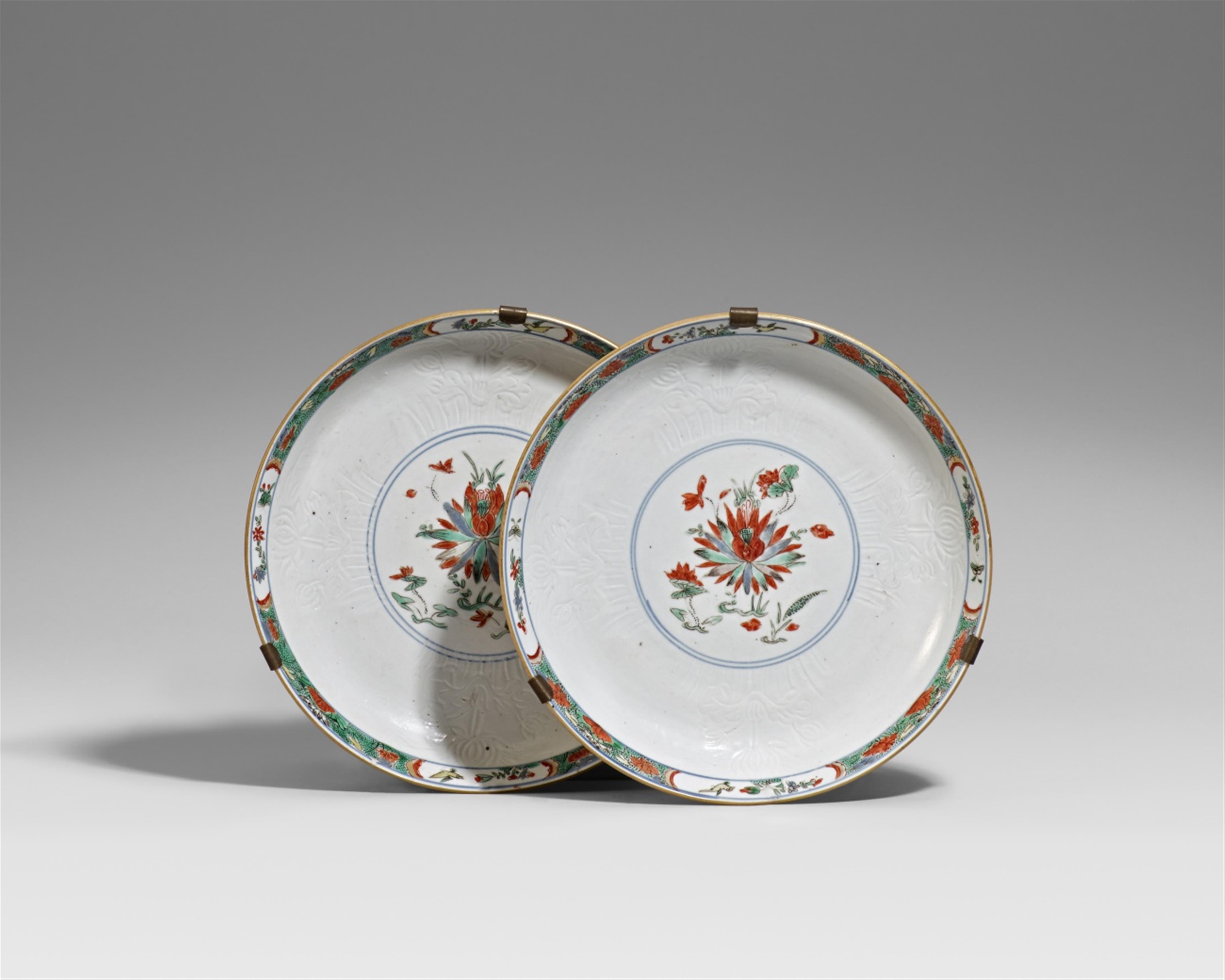 Two café-au-lait-glazed famille verte dishes. Kangxi period (1662-1722) - image-1