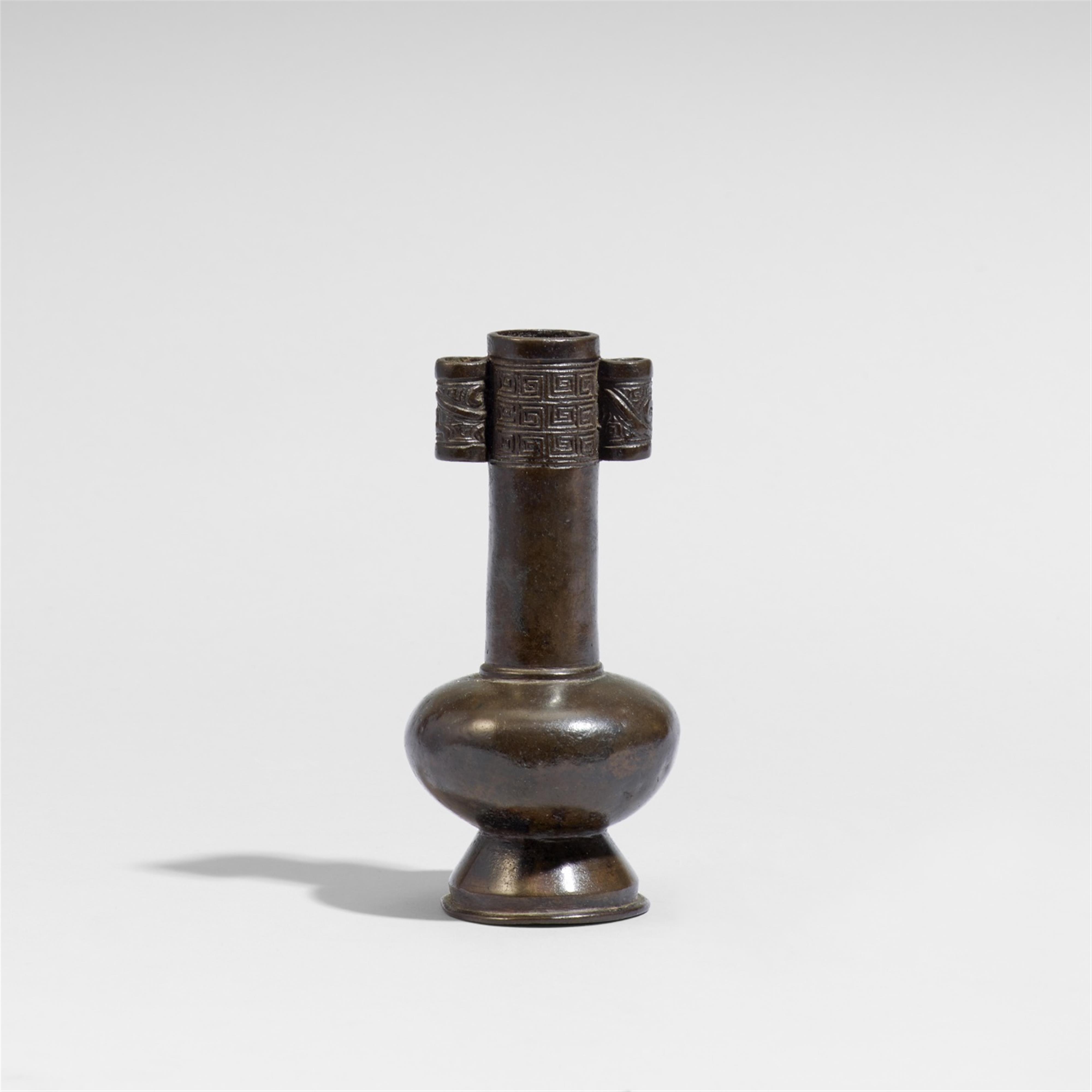 Kleine "Pfeilvase", wahrscheinlich für Weihrauchbesteck. Bronze. Song-/Yuan-Zeit - image-1