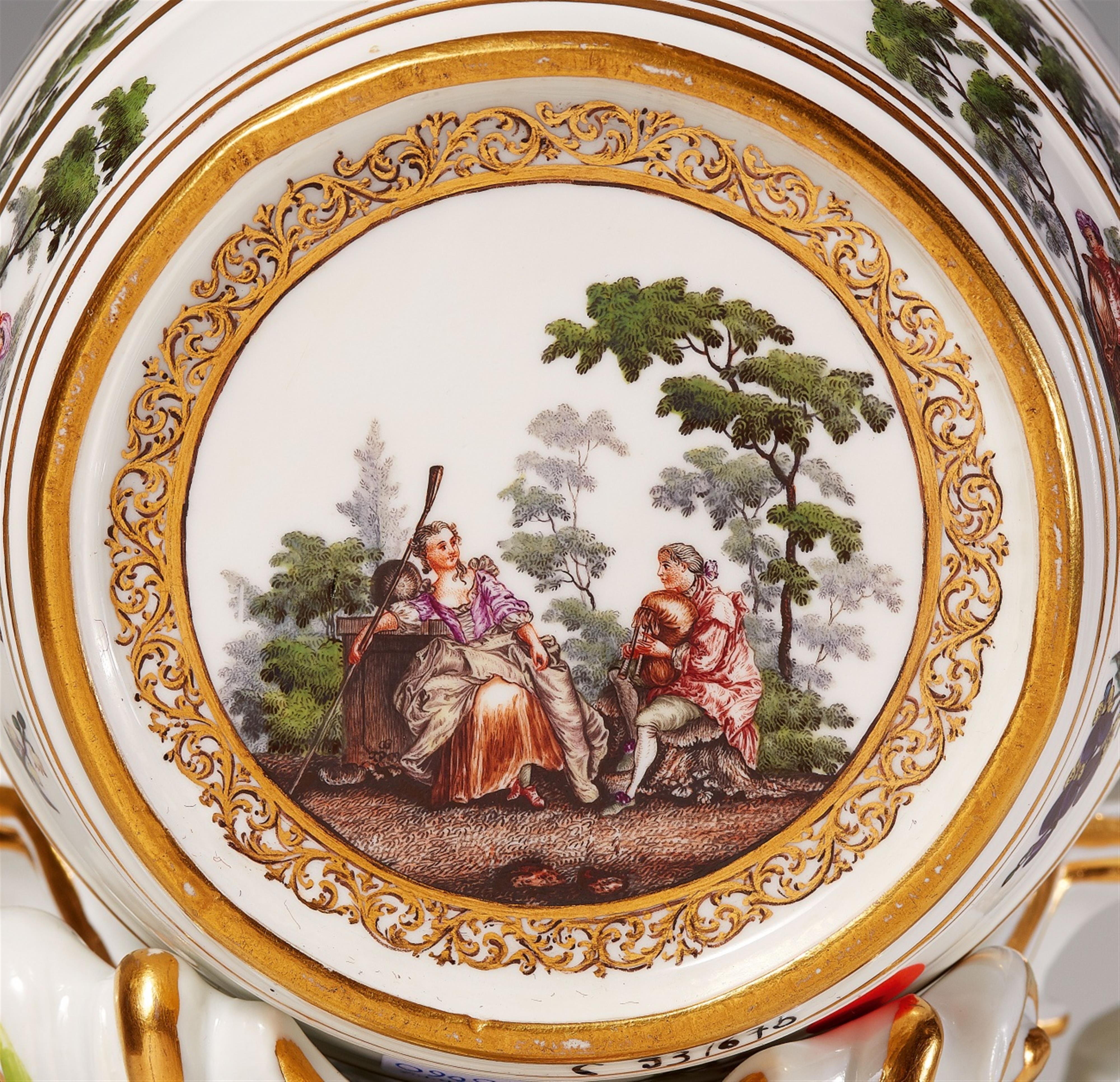 A Meissen porcelain coffee barrel on stand - image-2