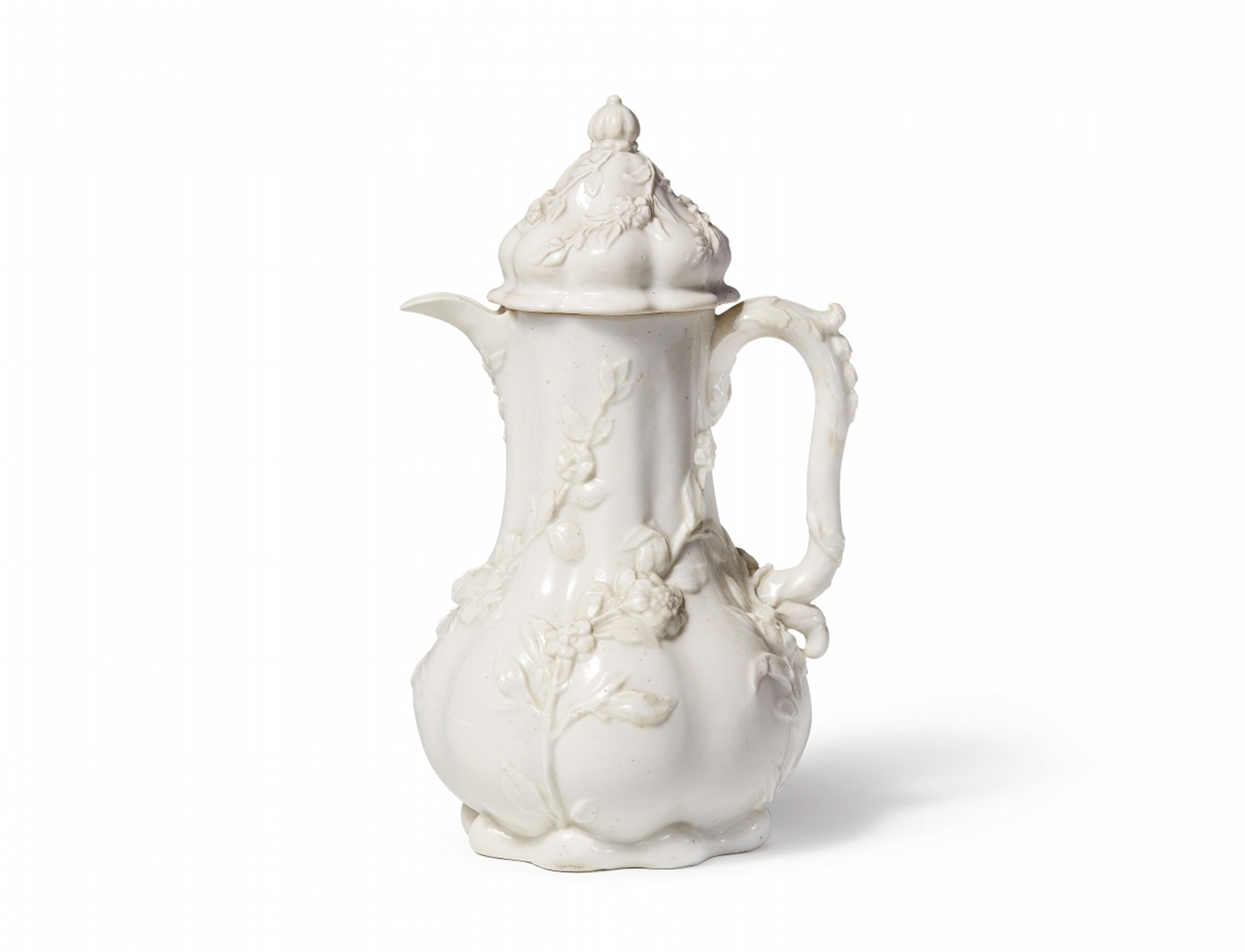 A Chelsea porcelain coffee pot - image-1