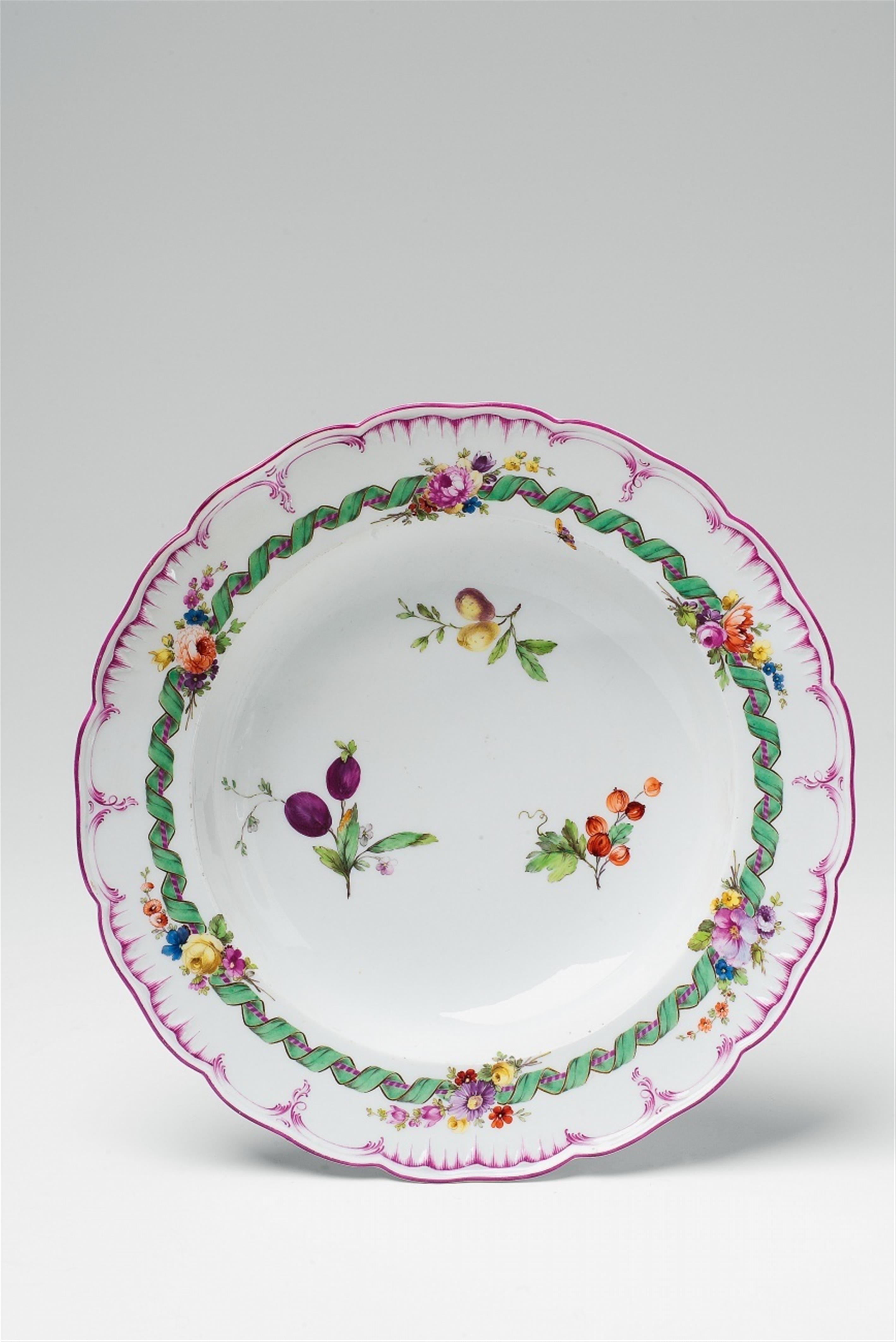 A Berlin KPM porcelain dish with green ribbon decor - image-1