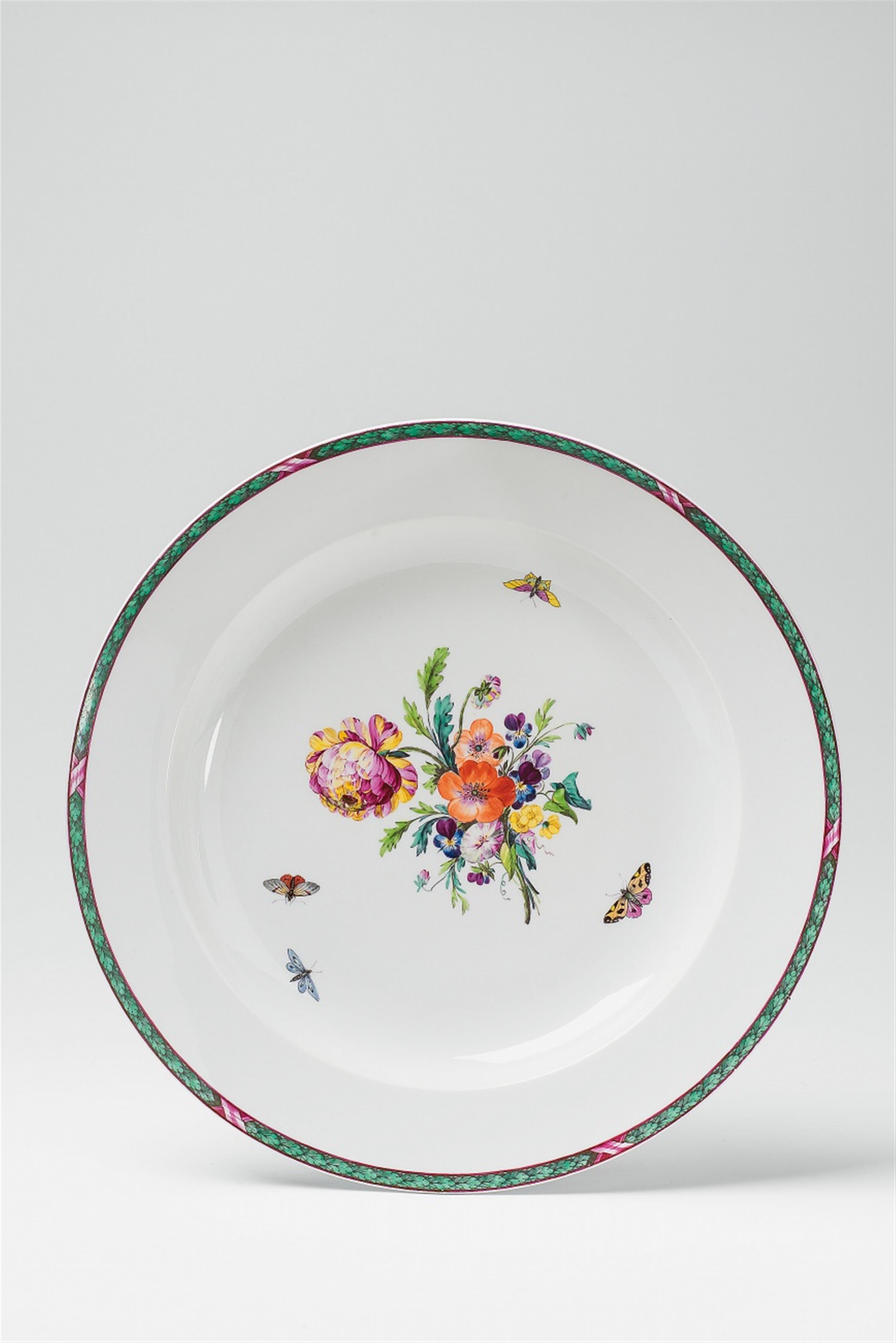 A Berlin KPM porcelain platter with an oakleaf border - image-1