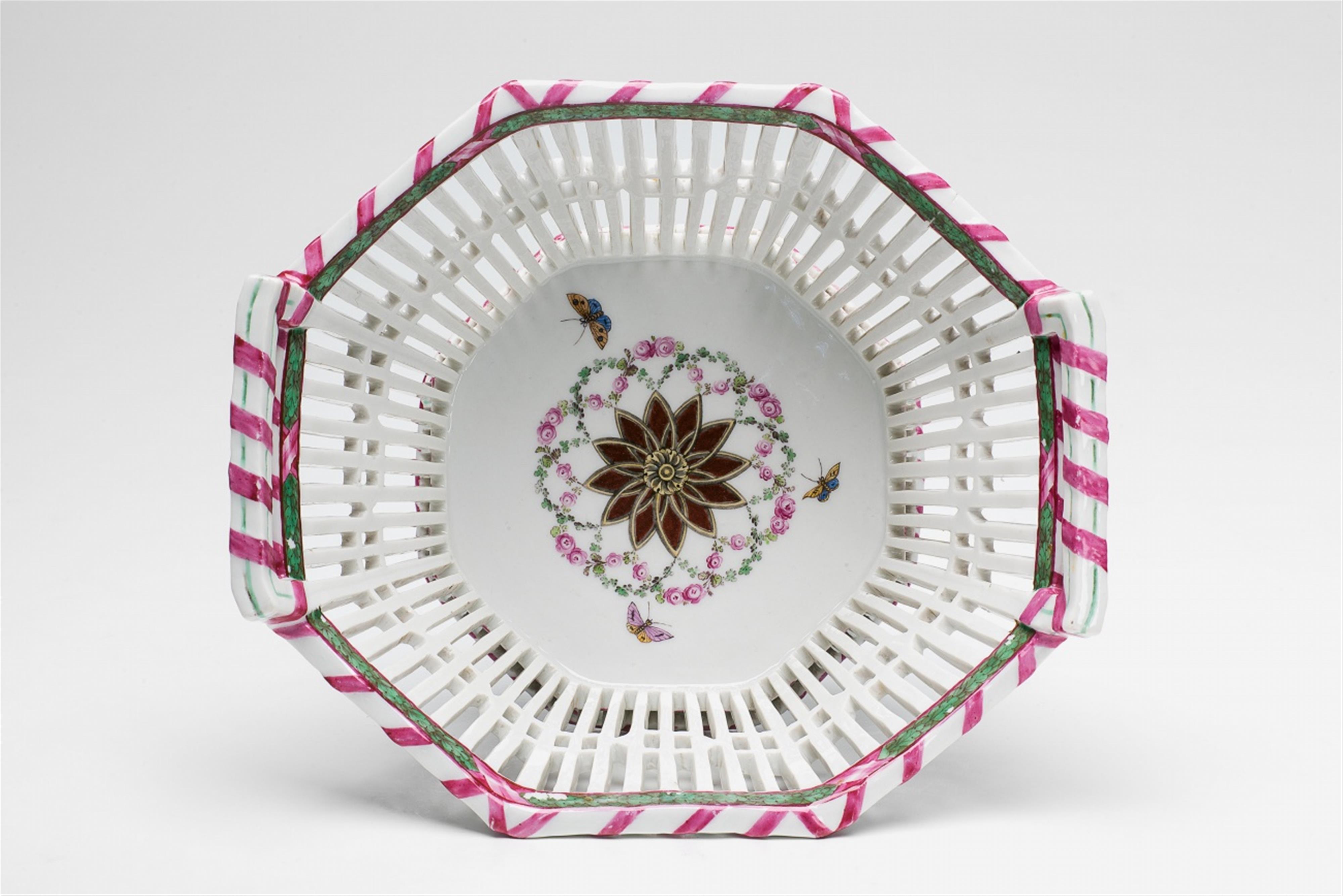 A Berlin KPM porcelain basket from the dessert service made for Crown Prince Frederick William - image-2