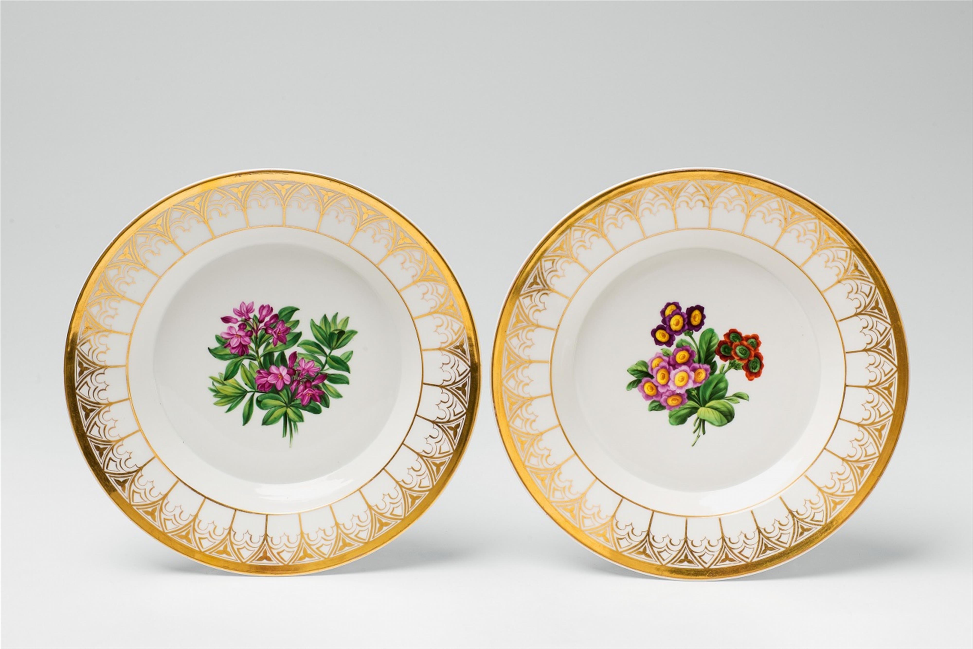 A pair of Berlin KPM porcelain dishes with Neo-Gothic borders - image-1