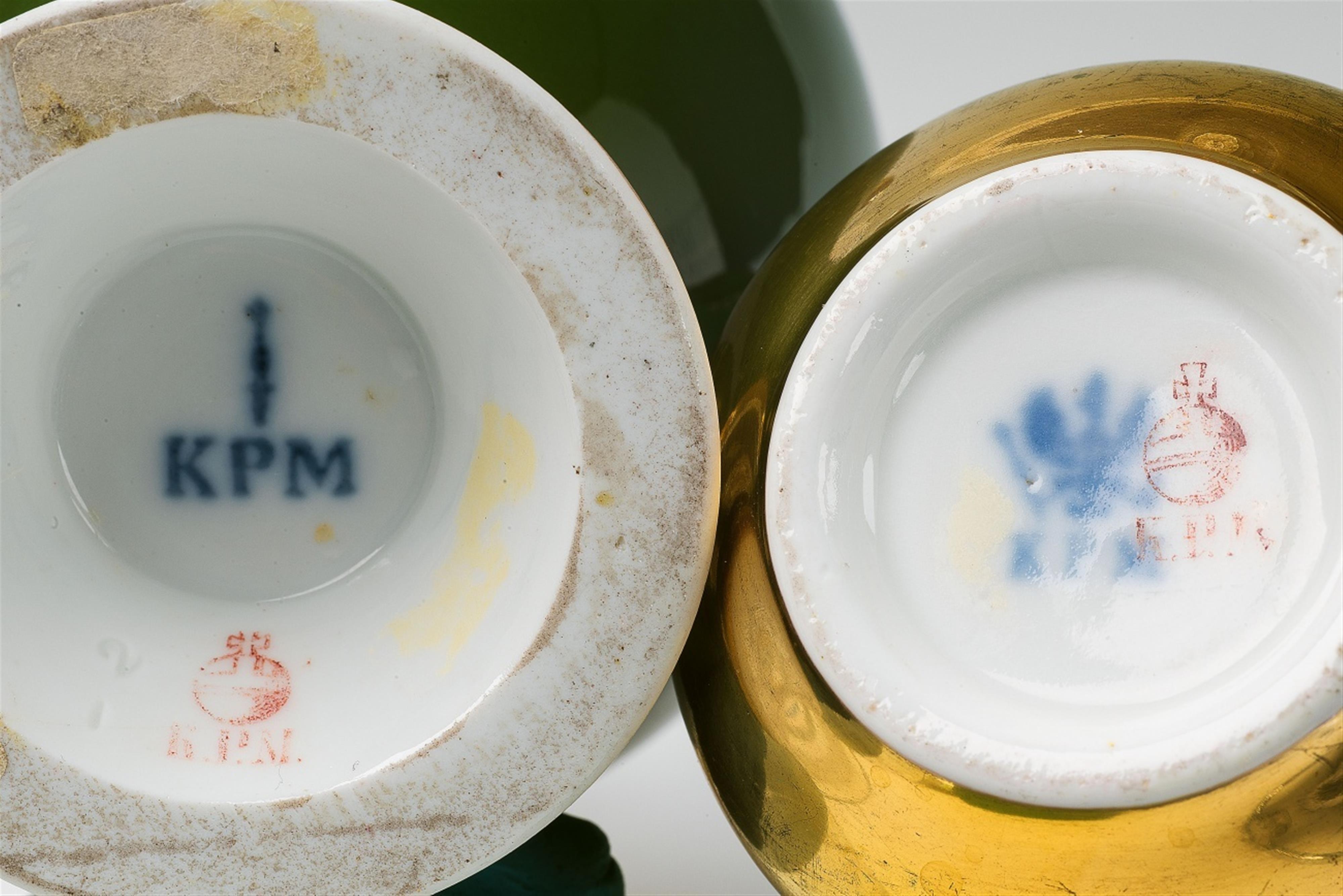 Six items from a Berlin KPM porcelain service with moss-green ground - image-2