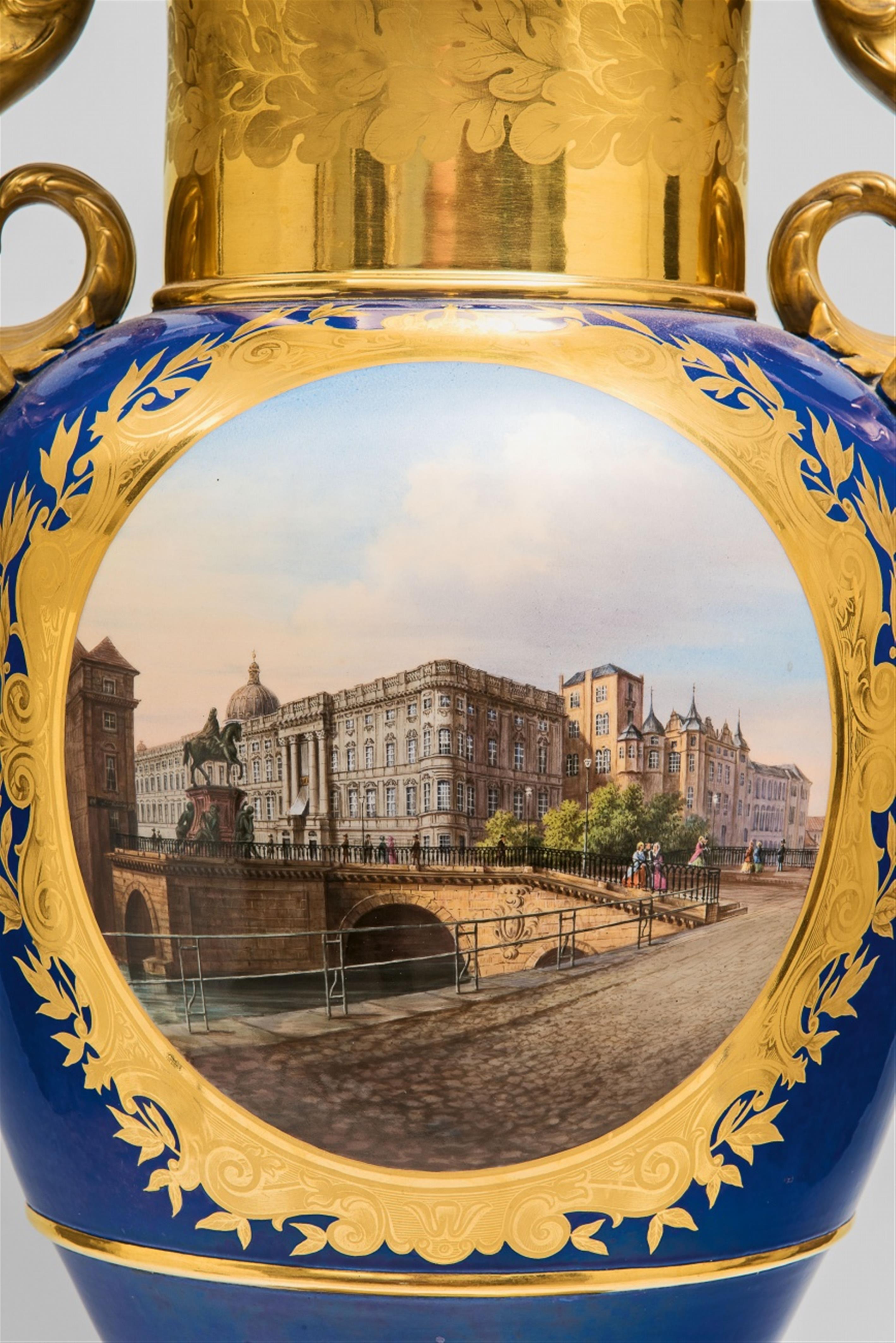 Vase mit Ansicht Das Königliche Schloss in Berlin - image-4