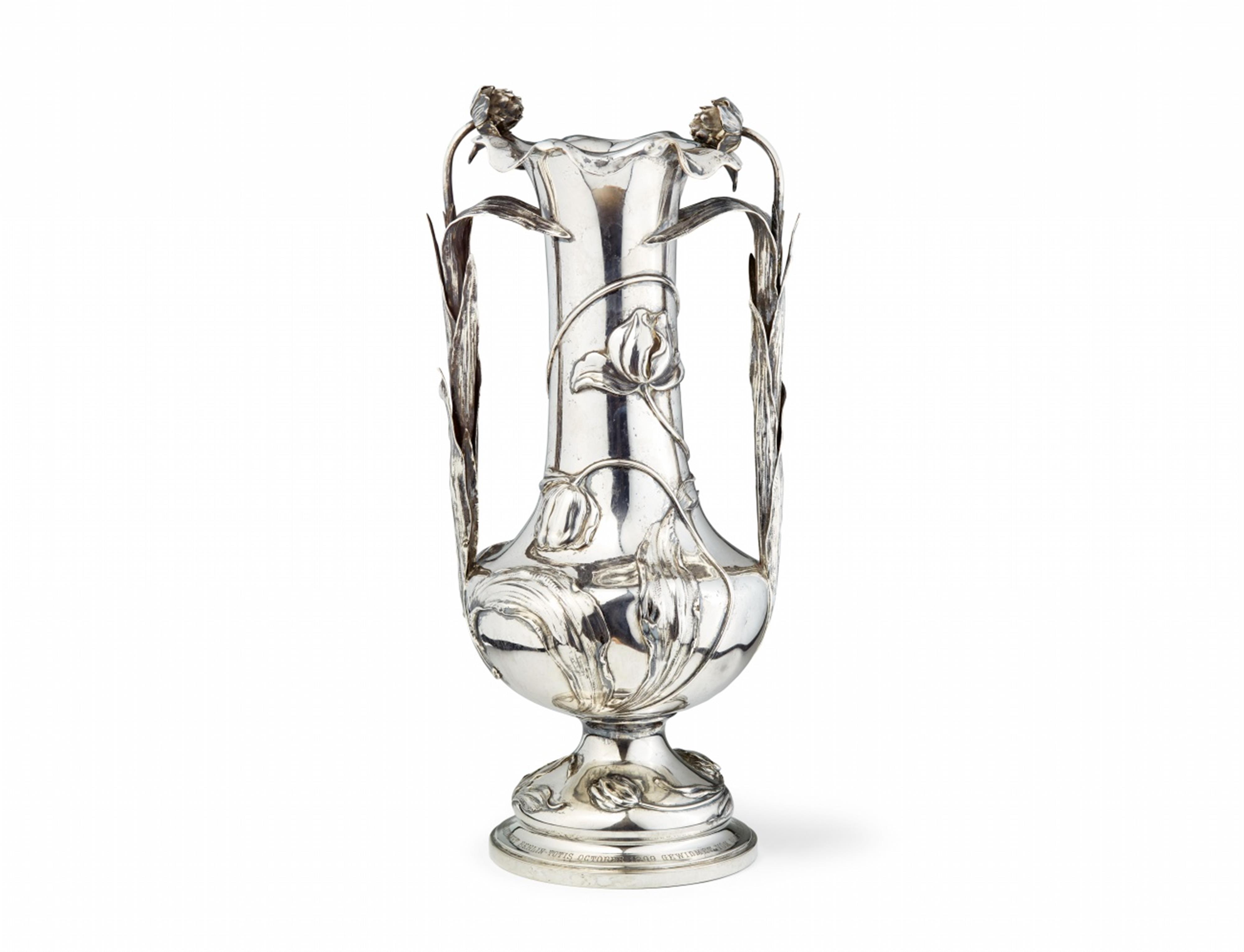 A Bremen silver cup awarded at the men's long distance race in Berlin-Totis 1899 - image-1