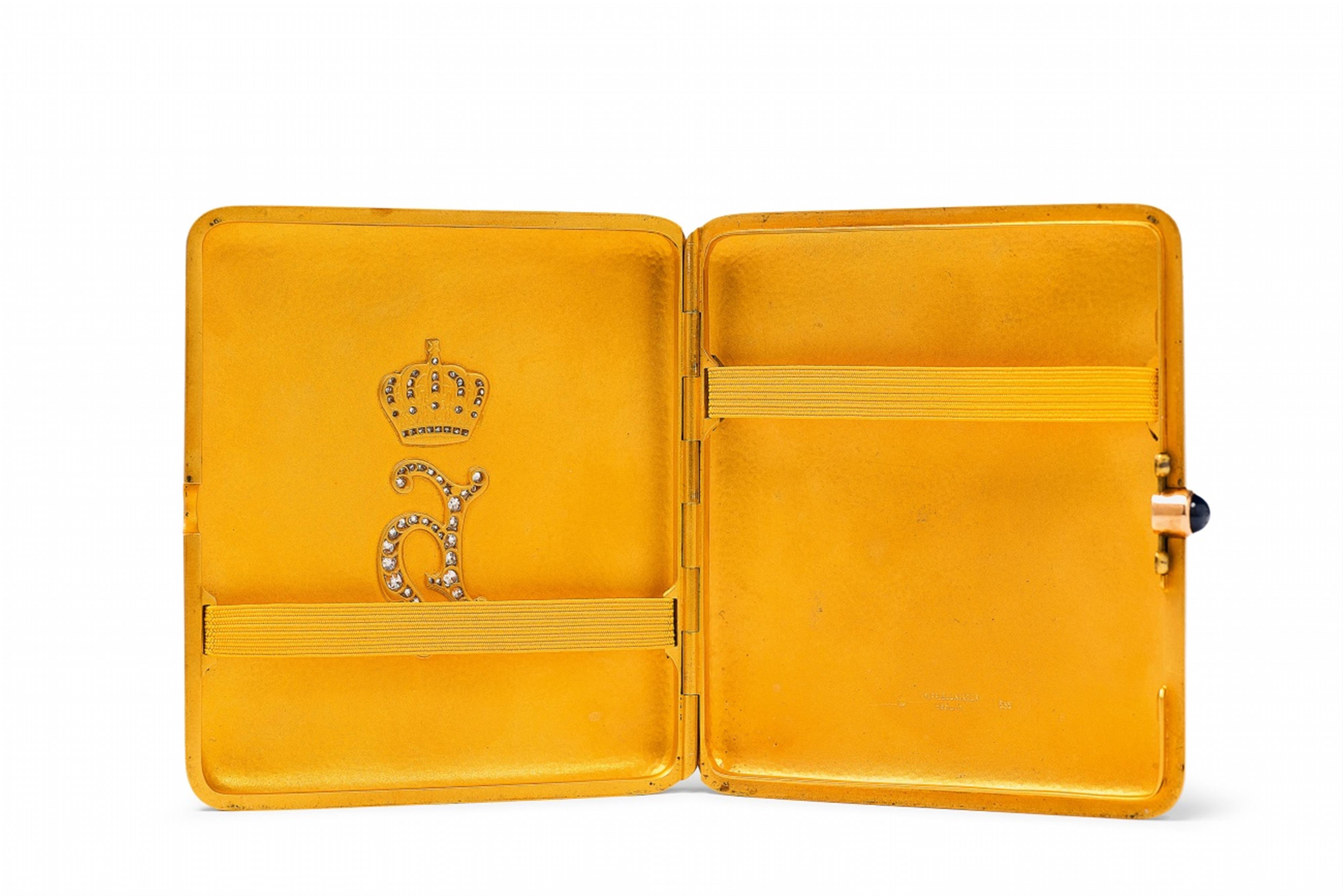 A 14k gold royal presentation cigarette case from King Haakon of Norway - image-2