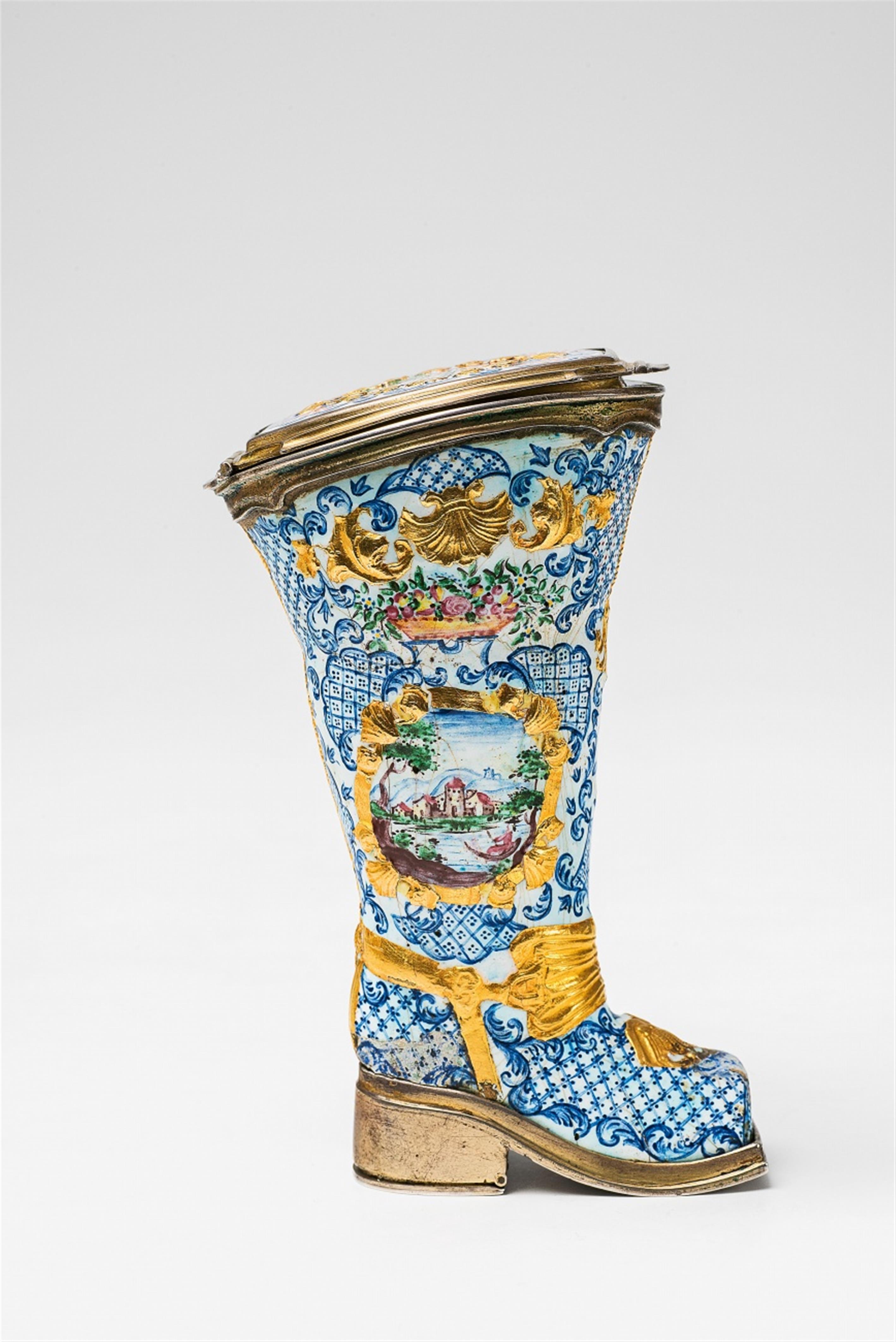 An important enamelled snuff box formed as a boot - image-2