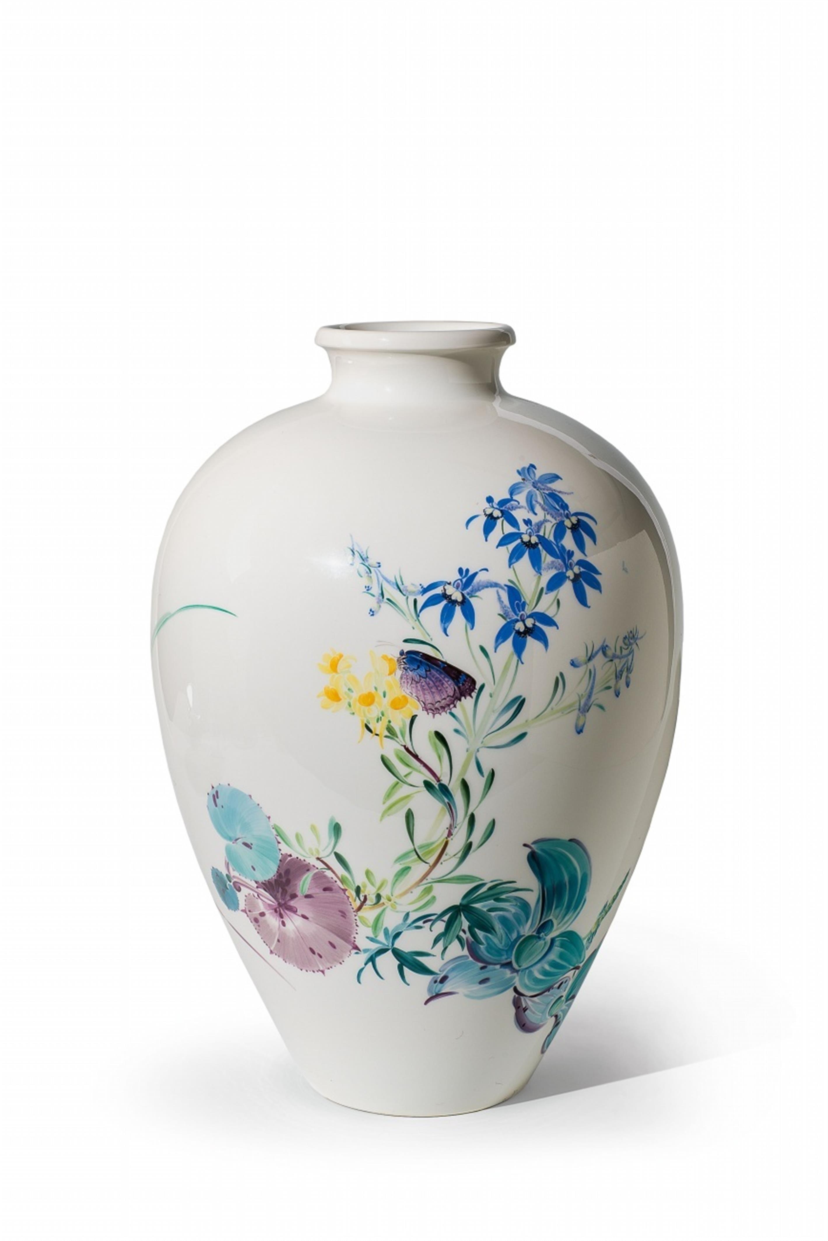 A Berlin KPM porcelain vase with naturalistic decor - image-1