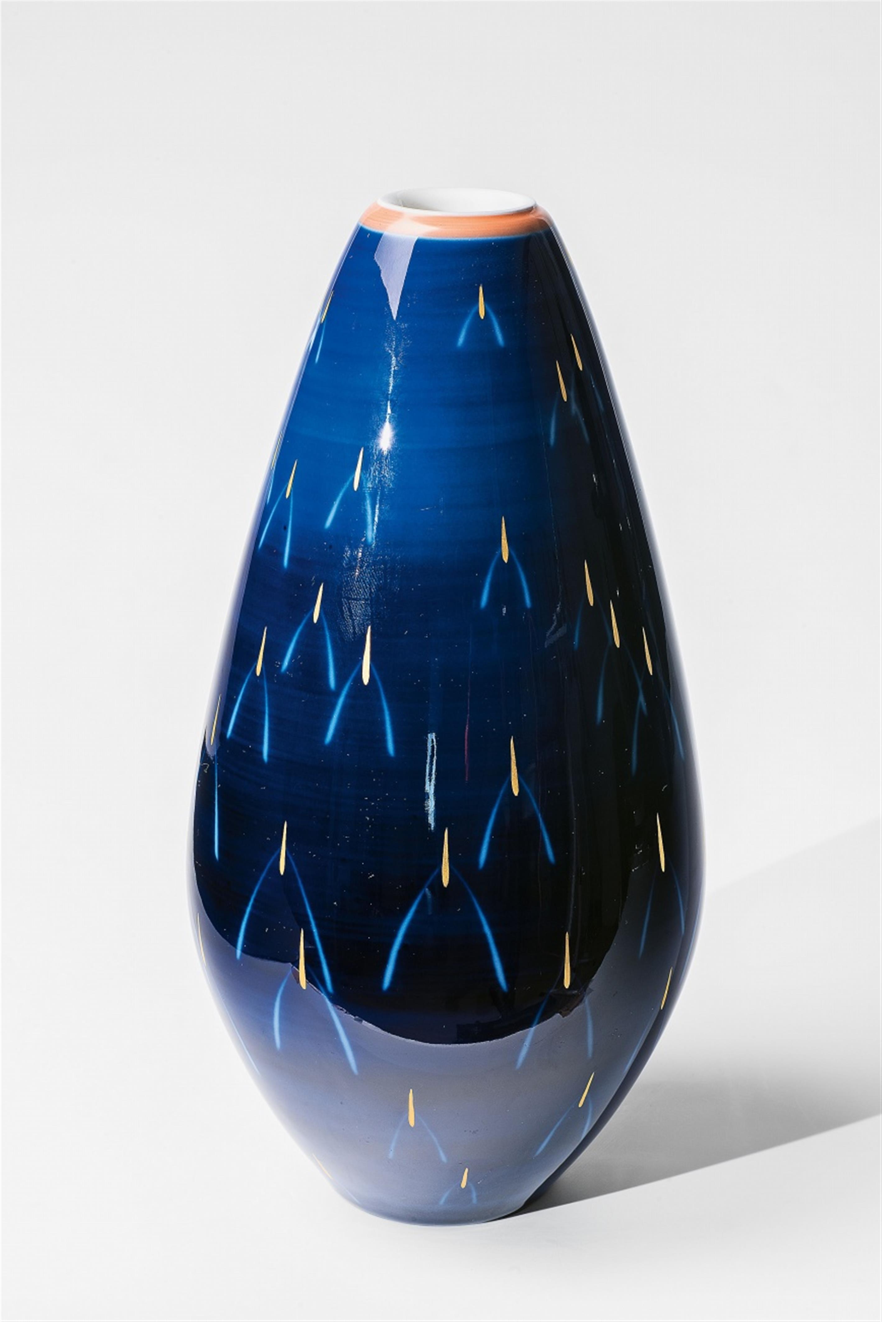 A Berlin KPM porcelain vase with blue and salmon pink decor - image-1