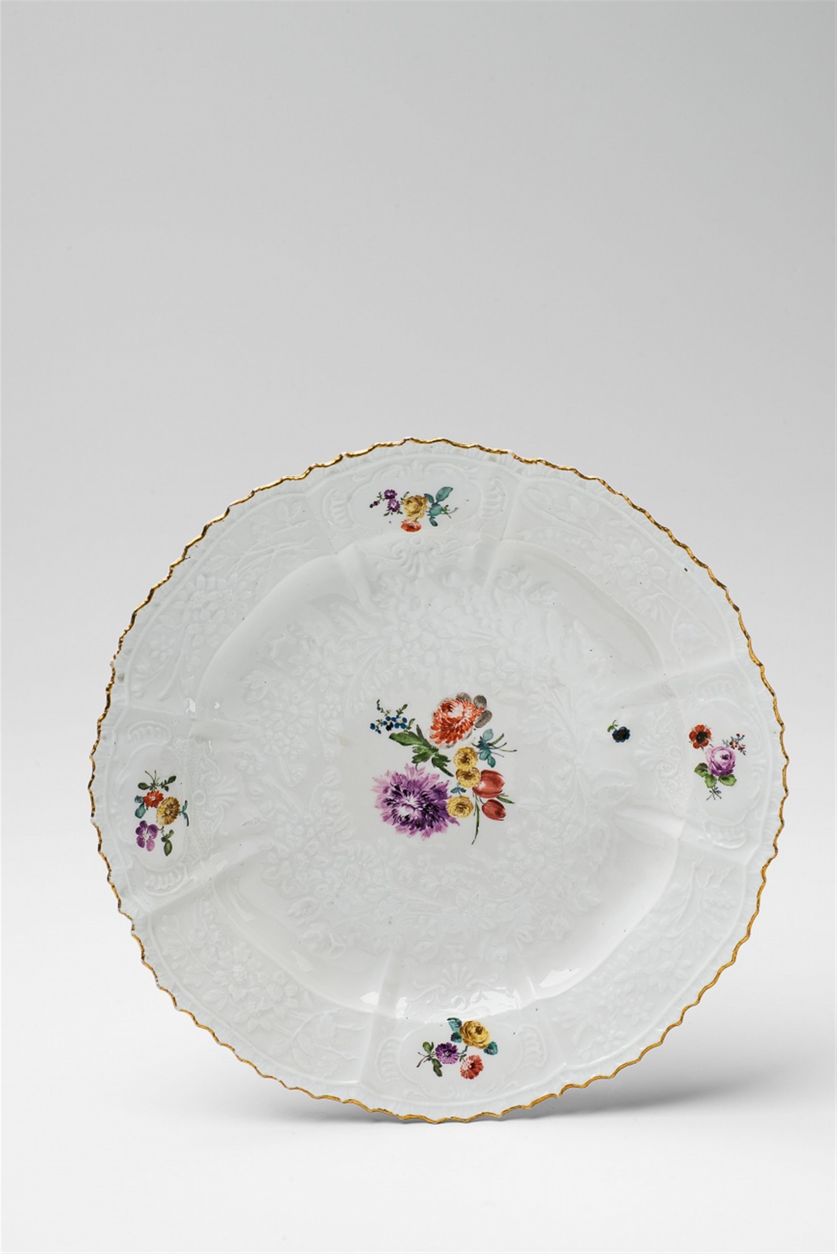 A Meissen porcelain plate from a dinner service for Frederick II - image-1