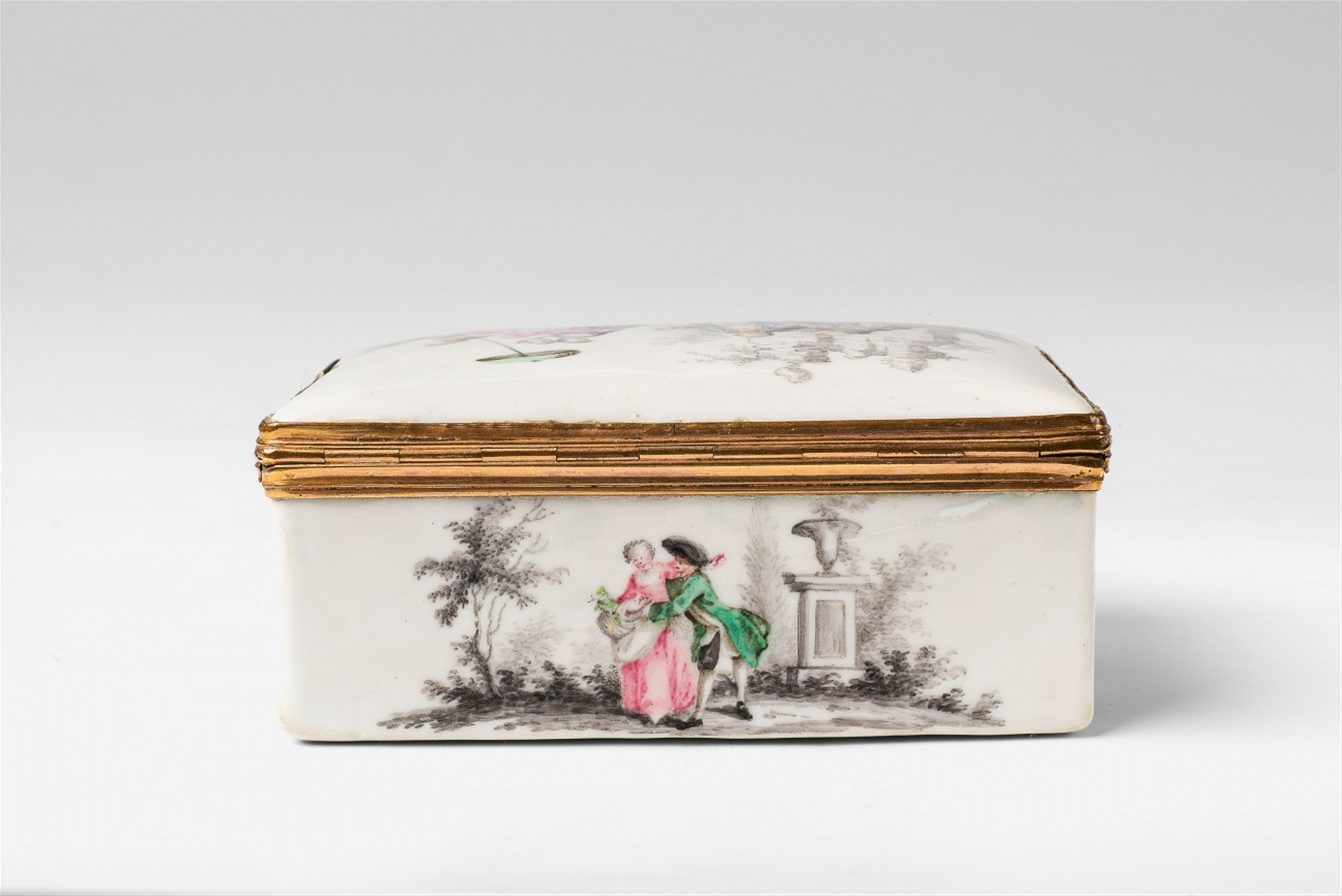 An enamel snuff box with courtship scenes - image-2